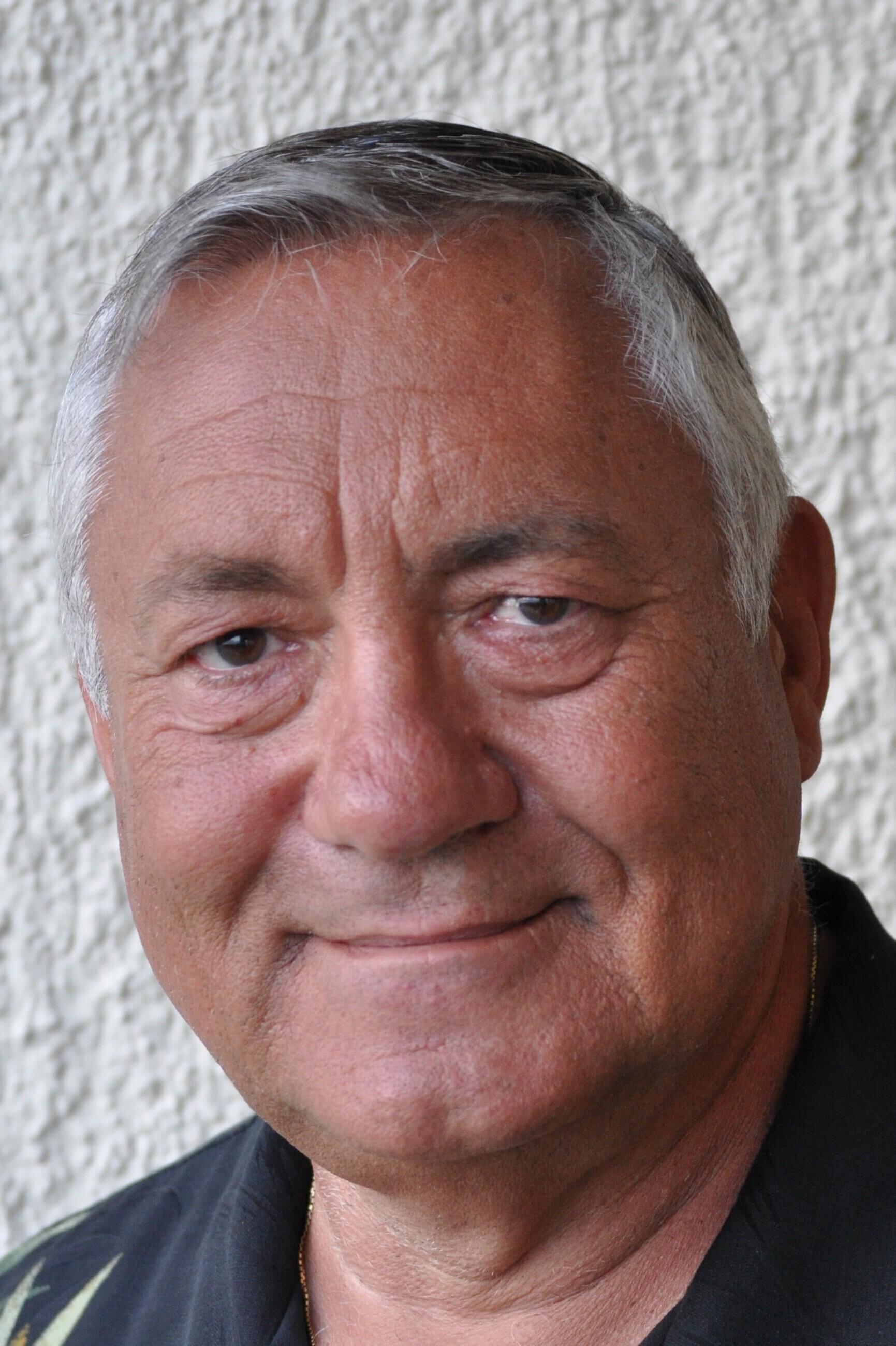 actor Richard DeAgazio large photo