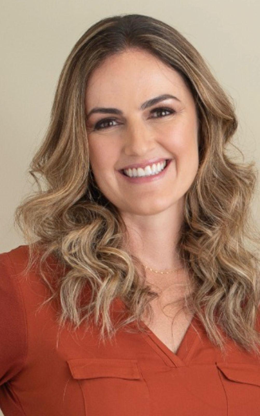 actor Angela Brandao large photo