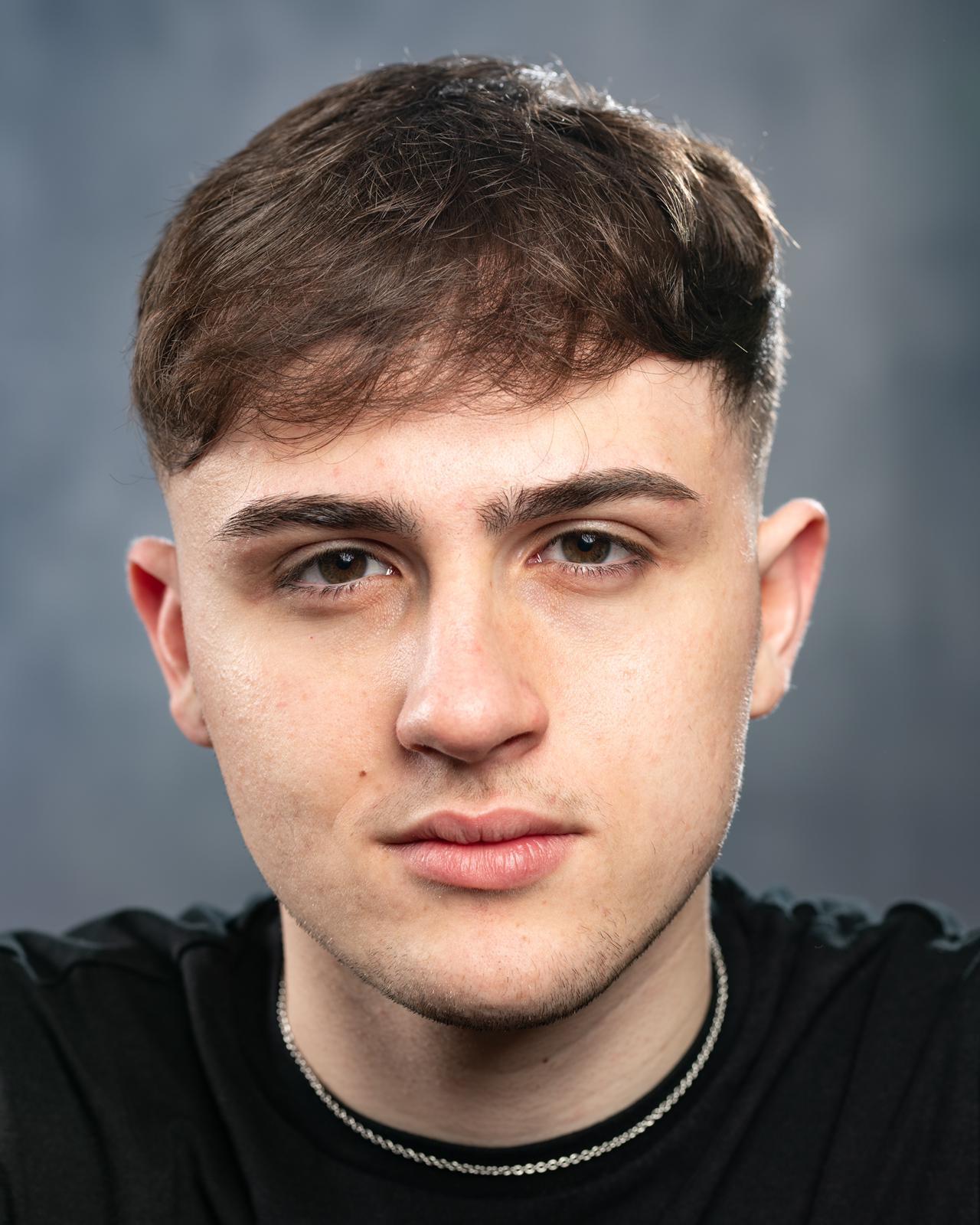 actor Harry Perdios large photo