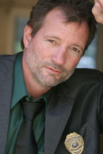 actor Tommy Bull large photo