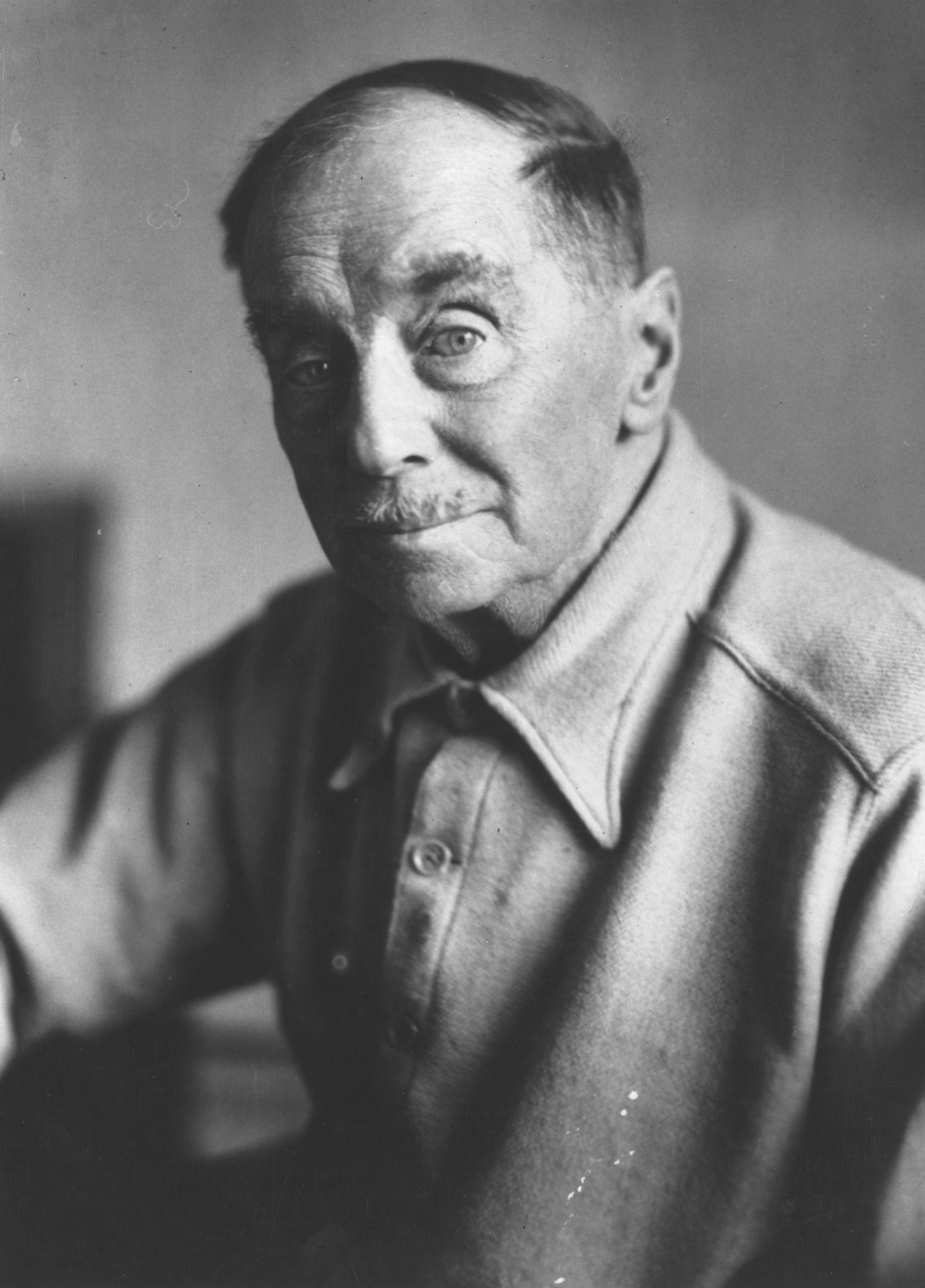 actor H.G. Wells large photo