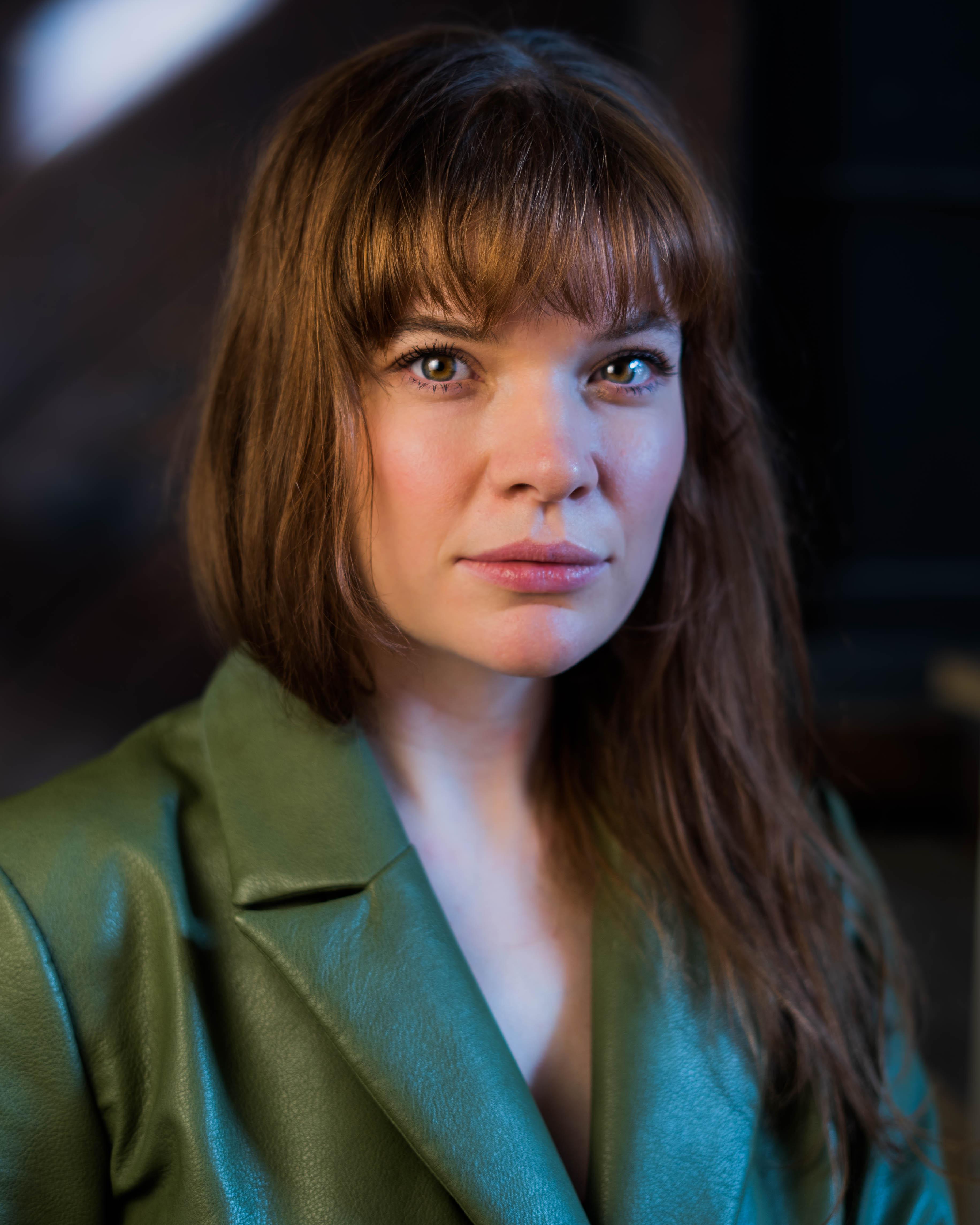 actor Libby Smallbone large photo