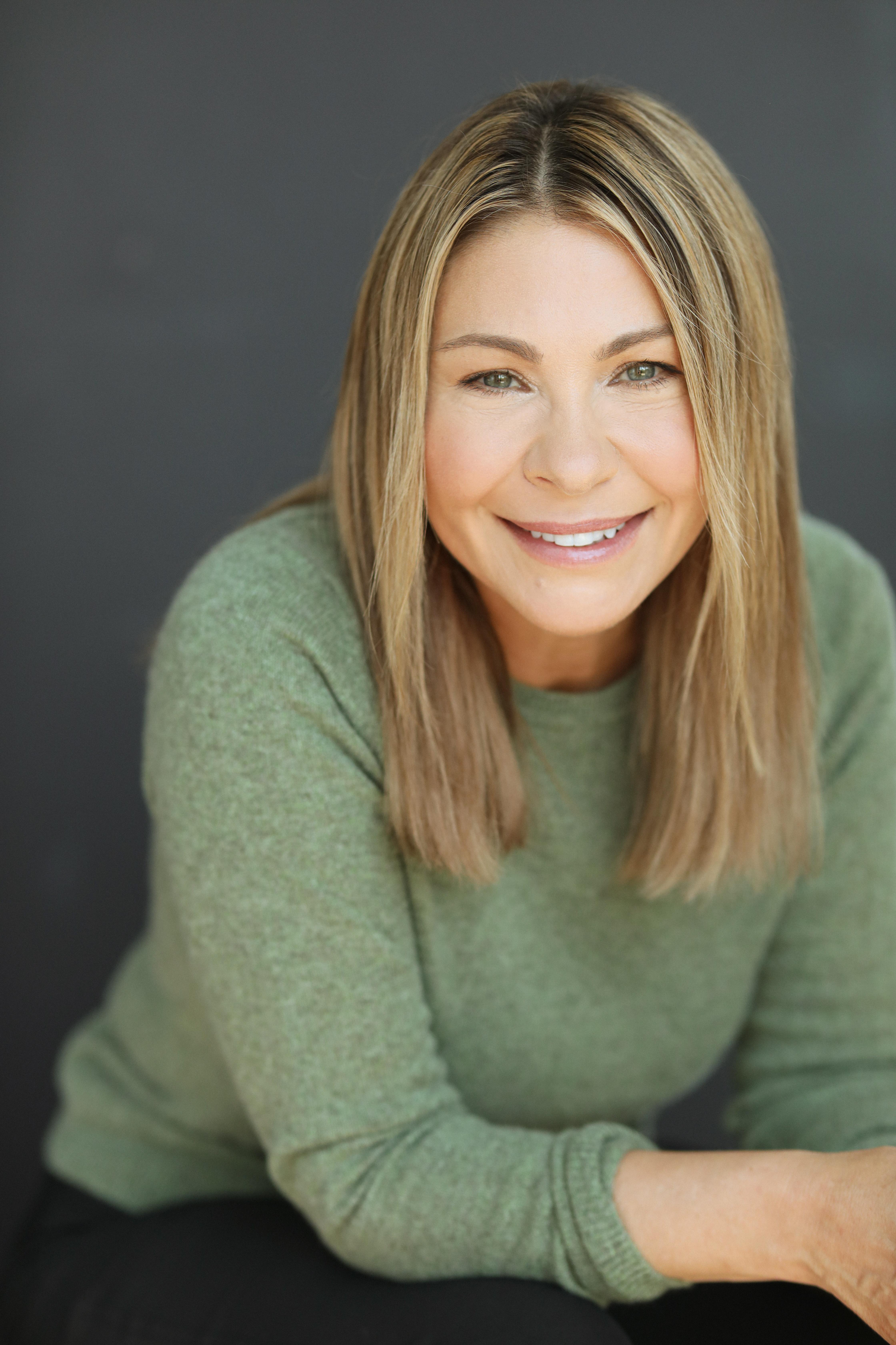 actor Sharon Estephan large photo