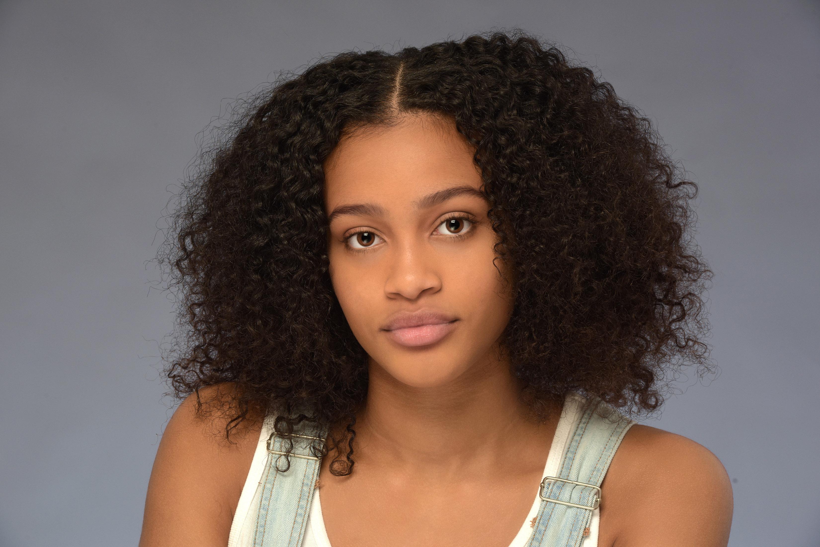 actor Cameron Mills large photo