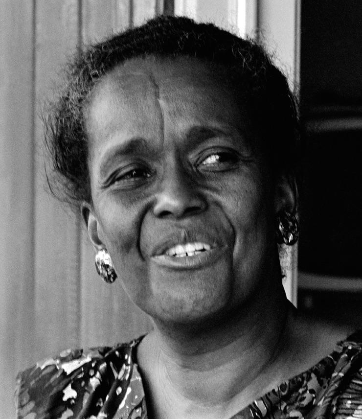 actor Ella Baker large photo