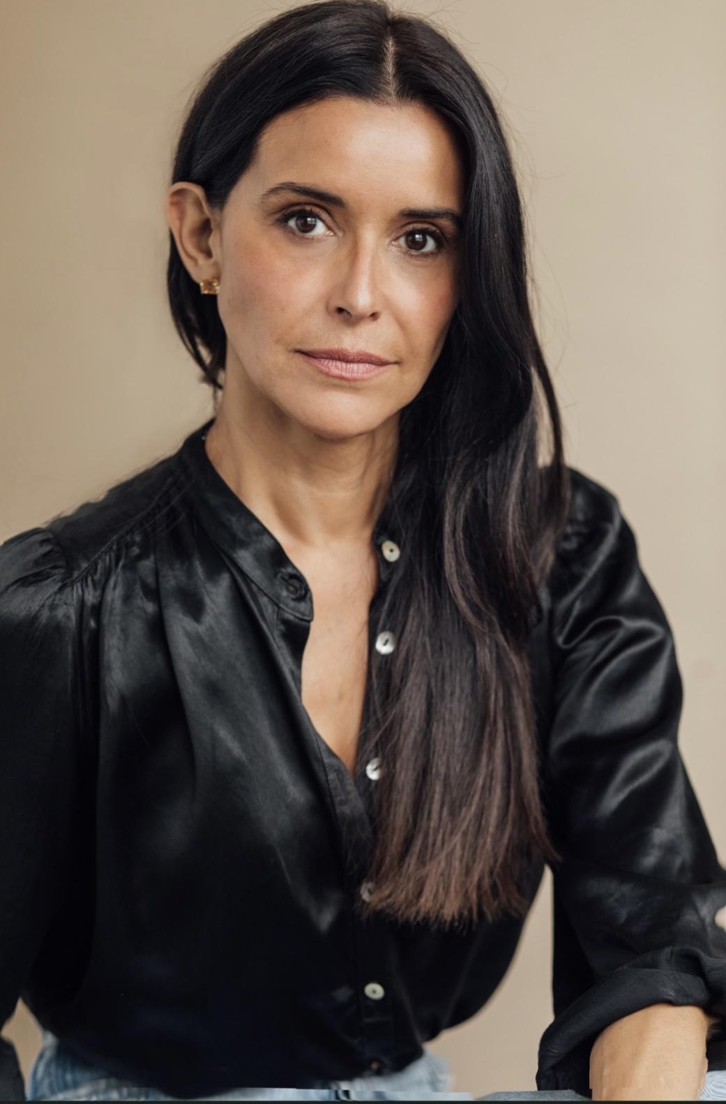 actor Alexandra Castillo large photo