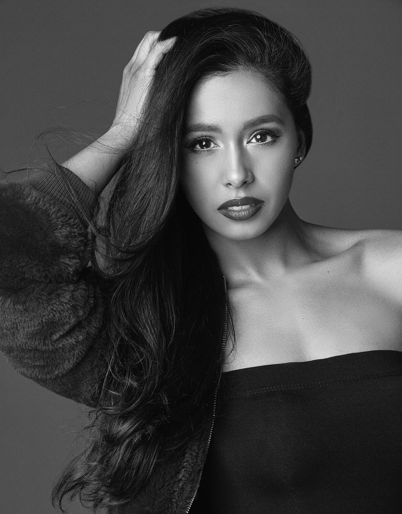 actor Jennifer Castillo large photo