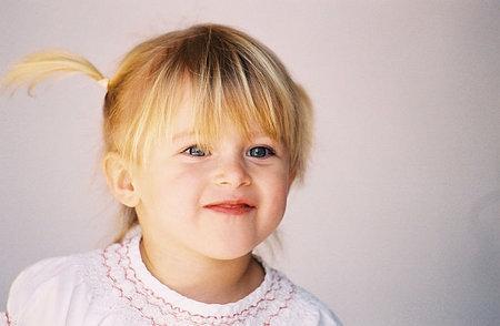 actor Maya Van Dien large photo