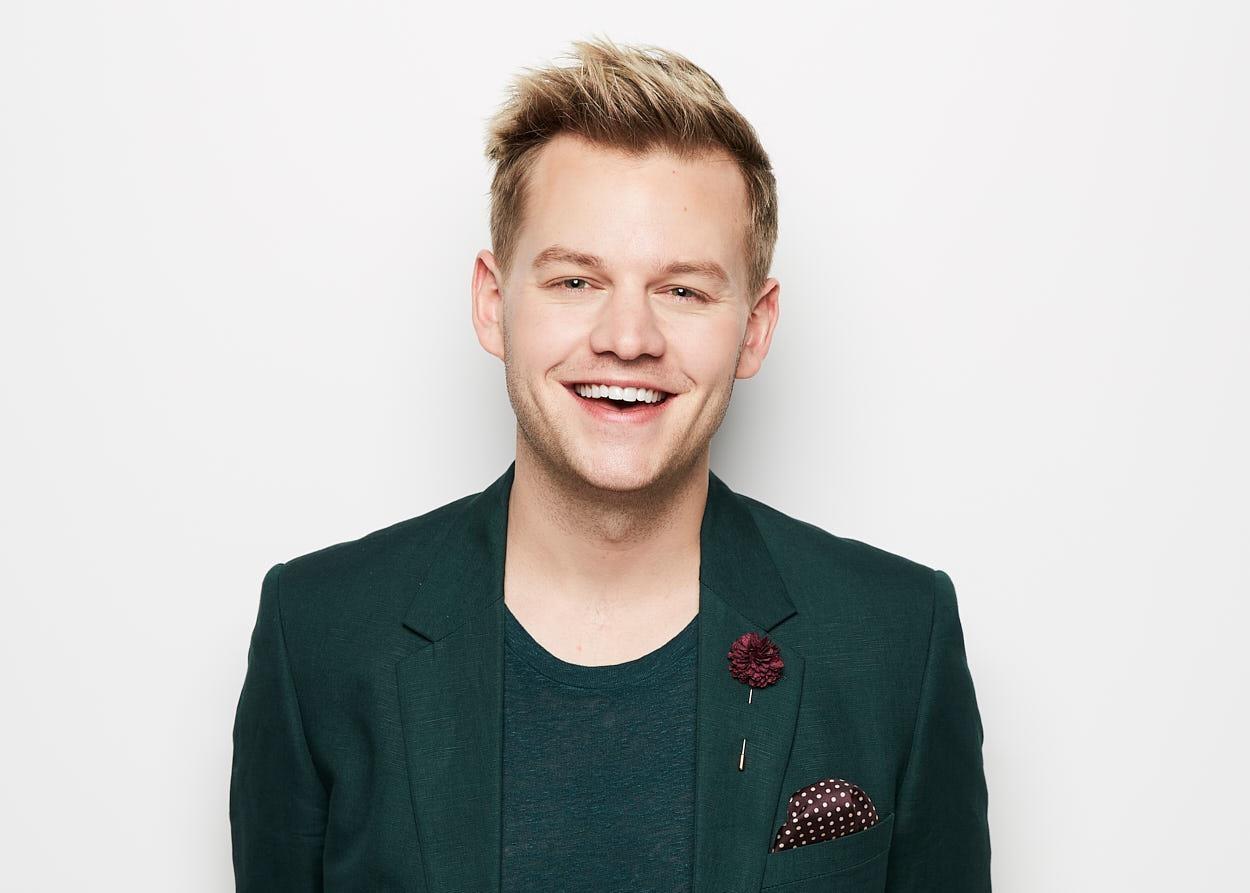 actor Joel Creasey large photo