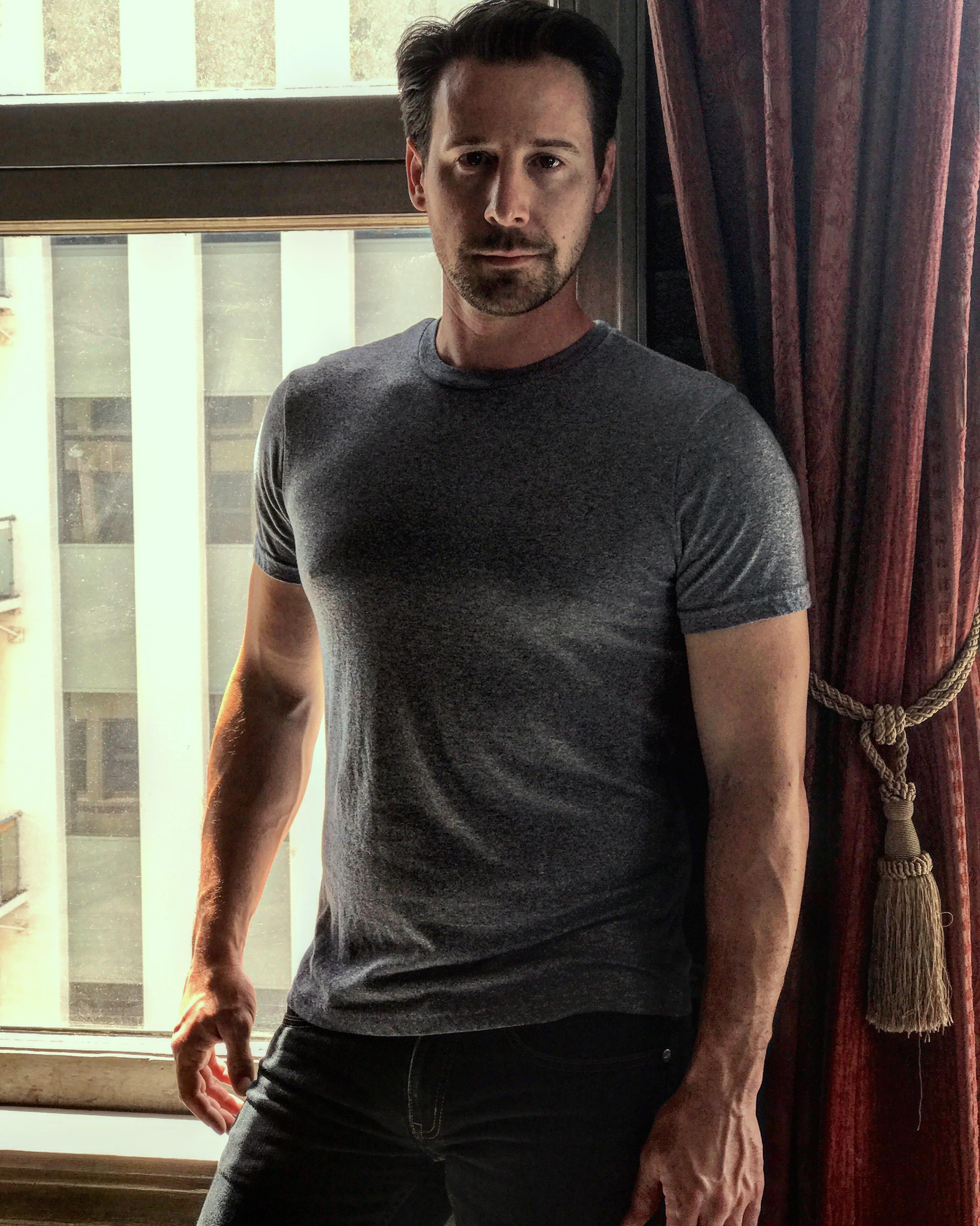 actor Adam Maurer large photo