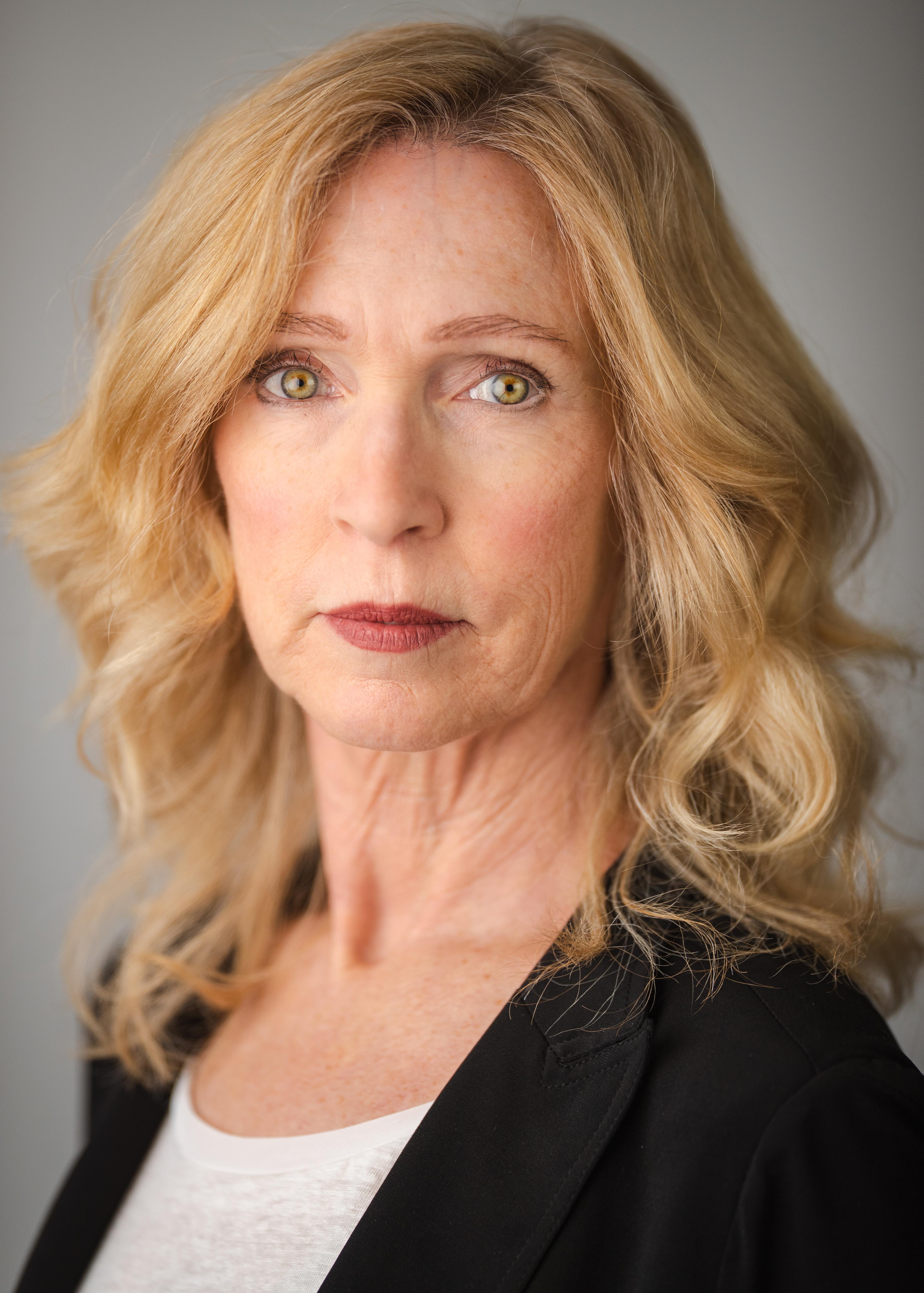 actor Mary Armstrong large photo