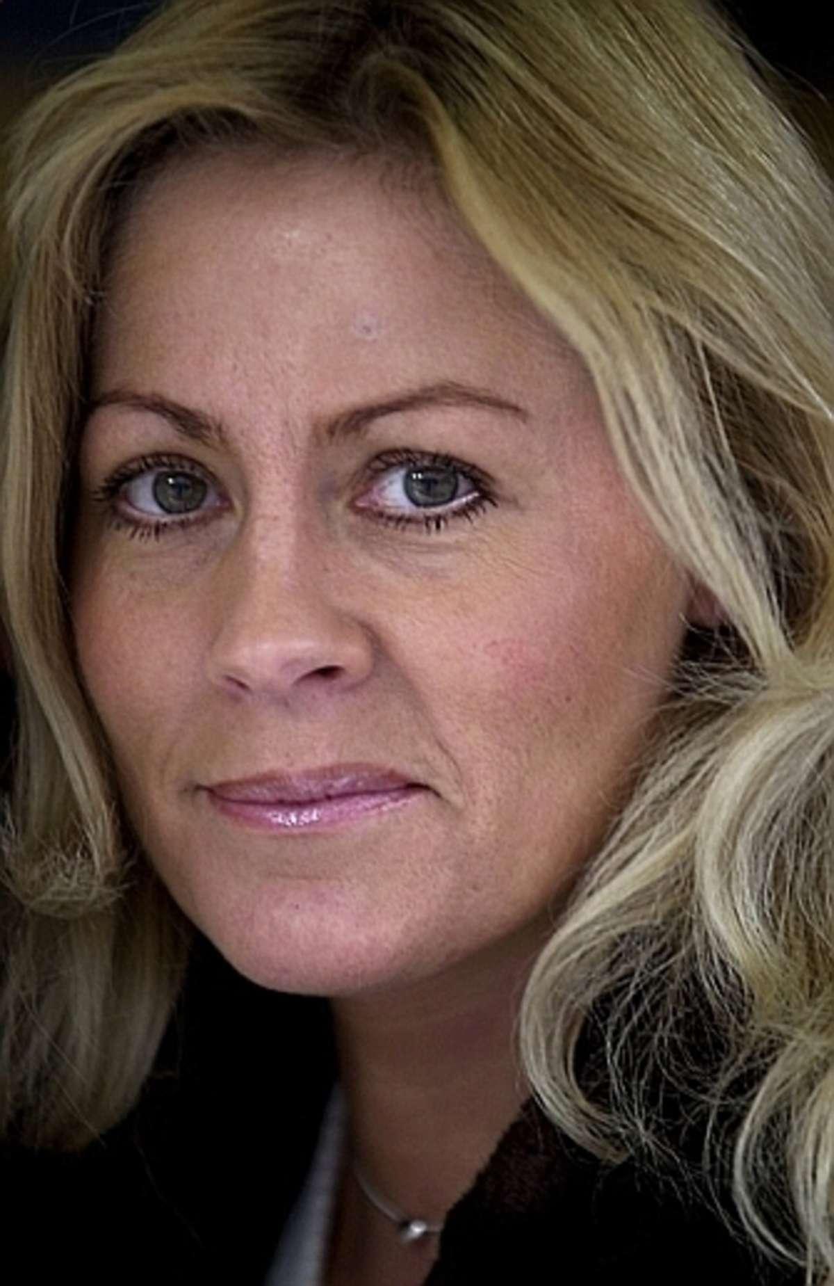 actor Nina Gunke large photo