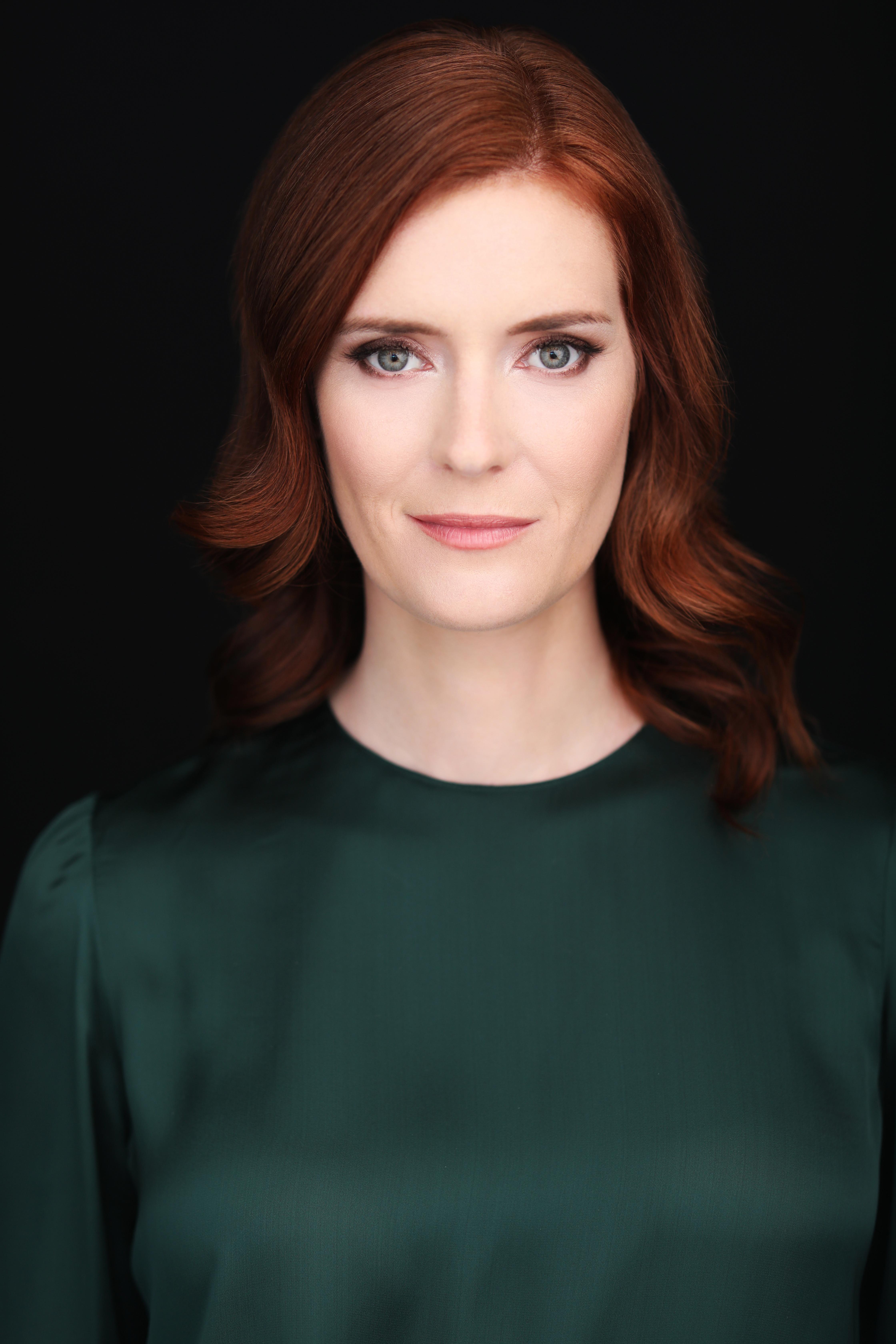 actor Stephanie Biela Hungerford large photo