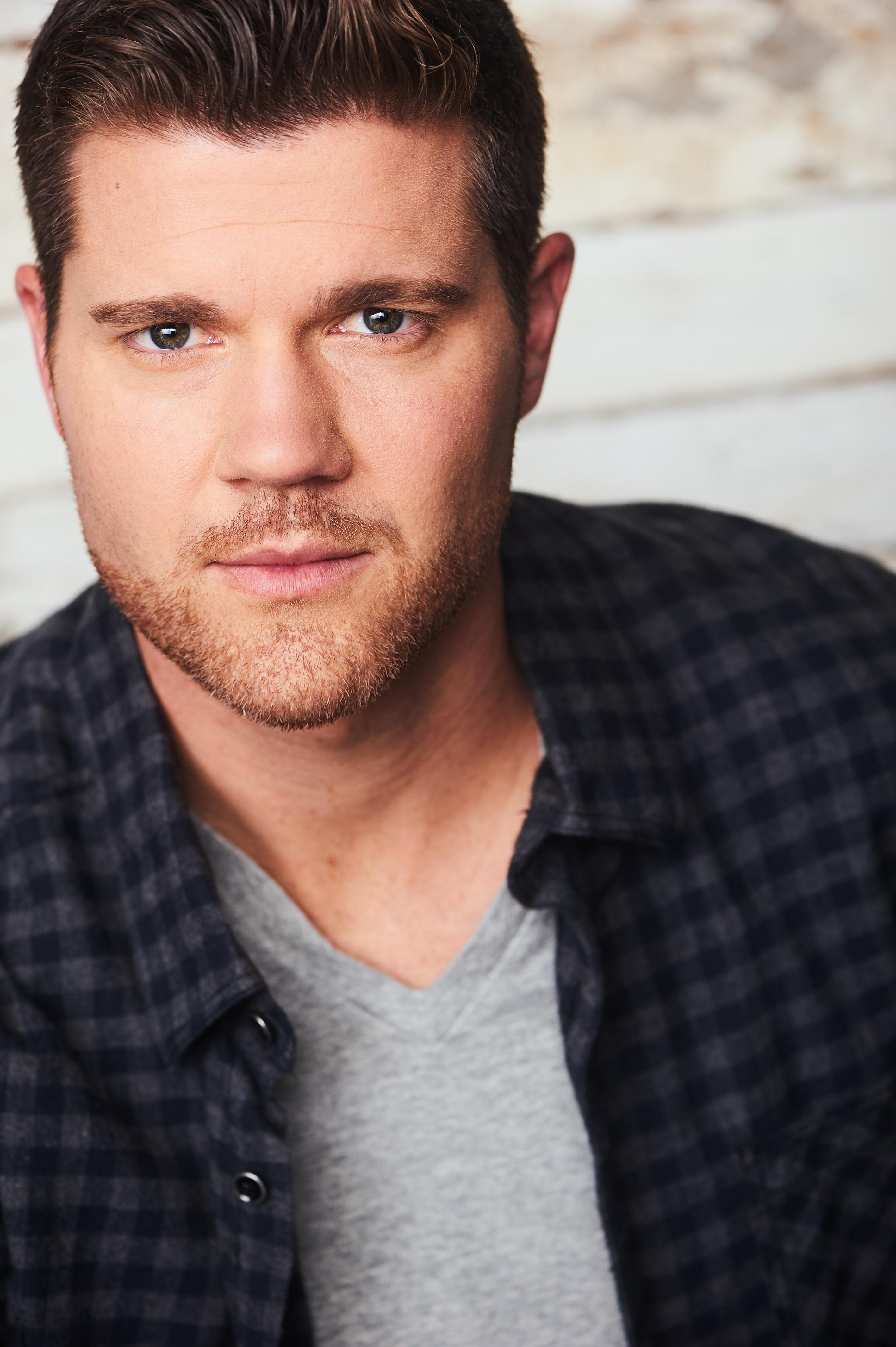 actor Beau Wirick large photo