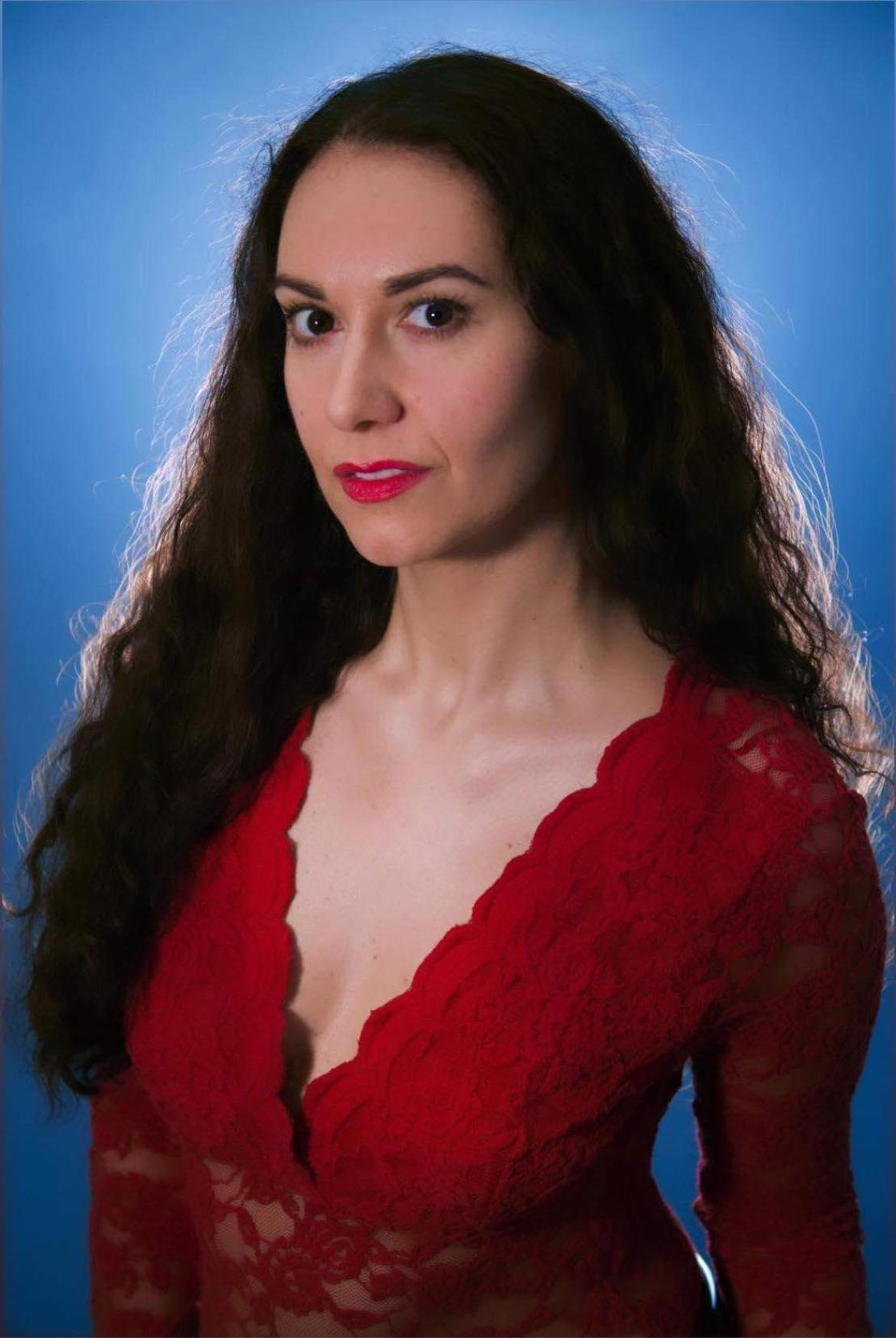 actor Sara Manzella large photo