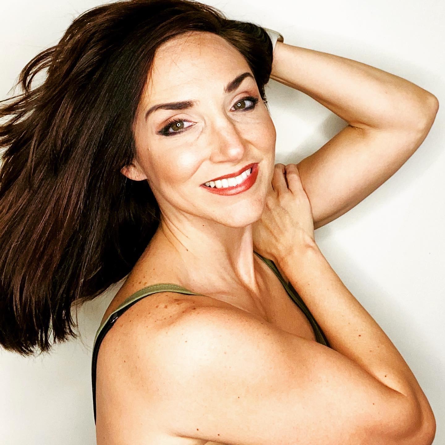 actor Jessie Kennedy Brown large photo