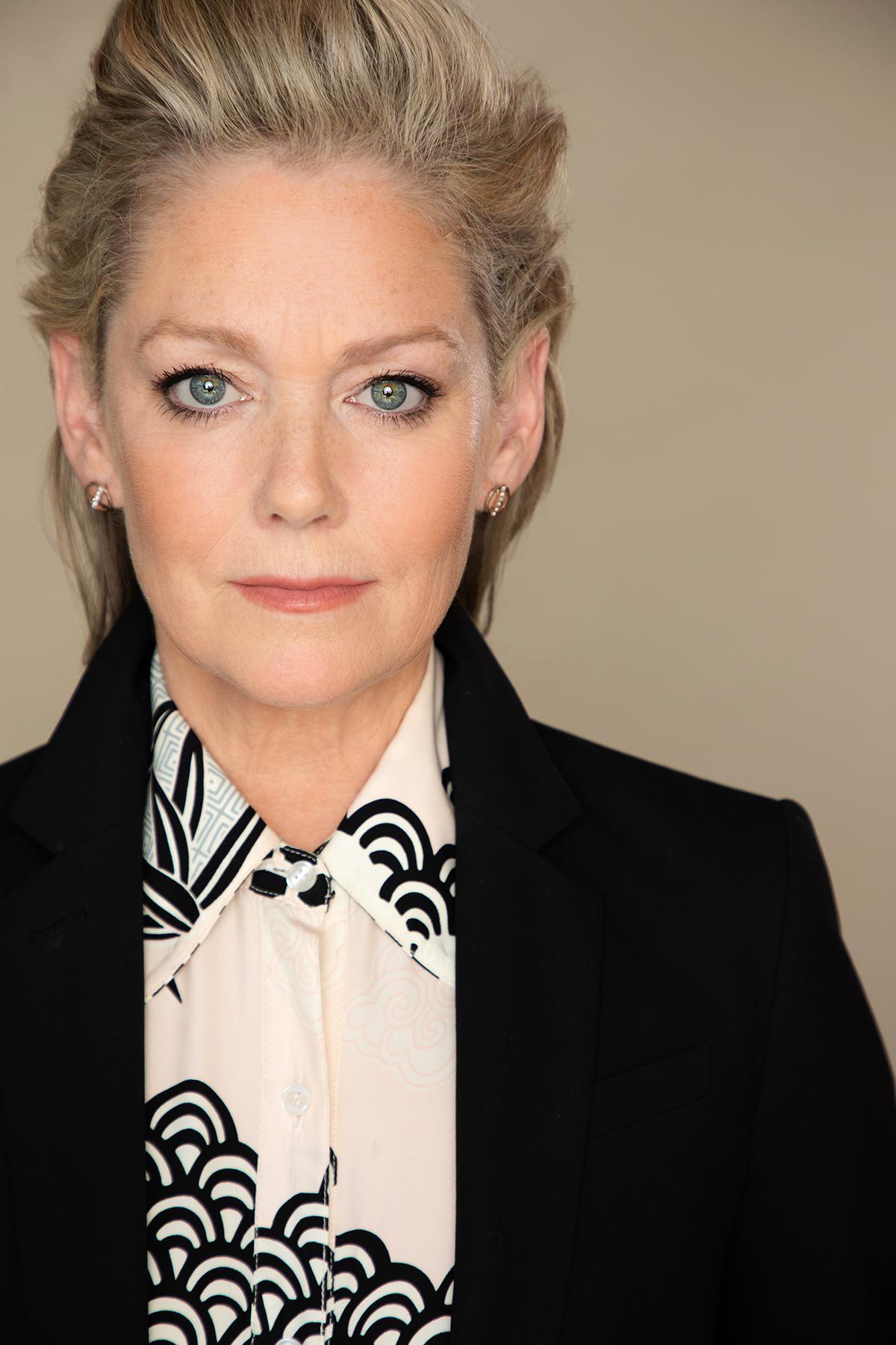 actor Amy Parrish large photo