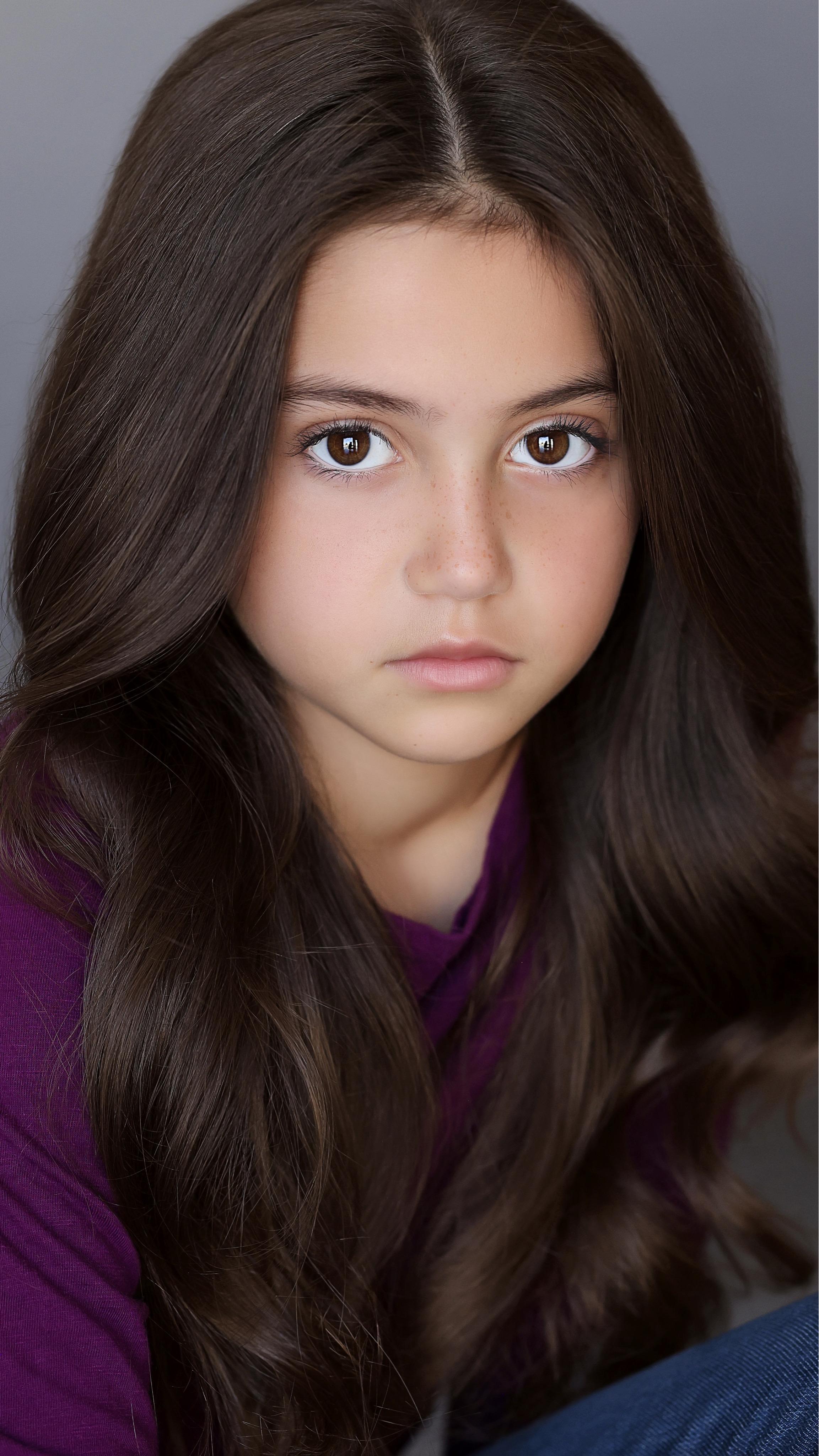 actor Gianna Bilby large photo