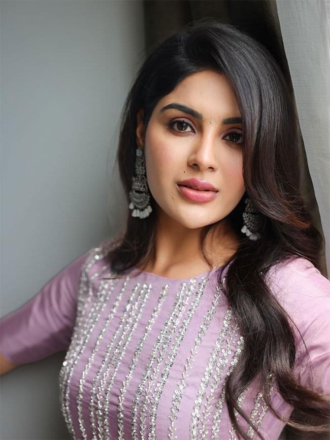 actor Samyuktha Menon large photo
