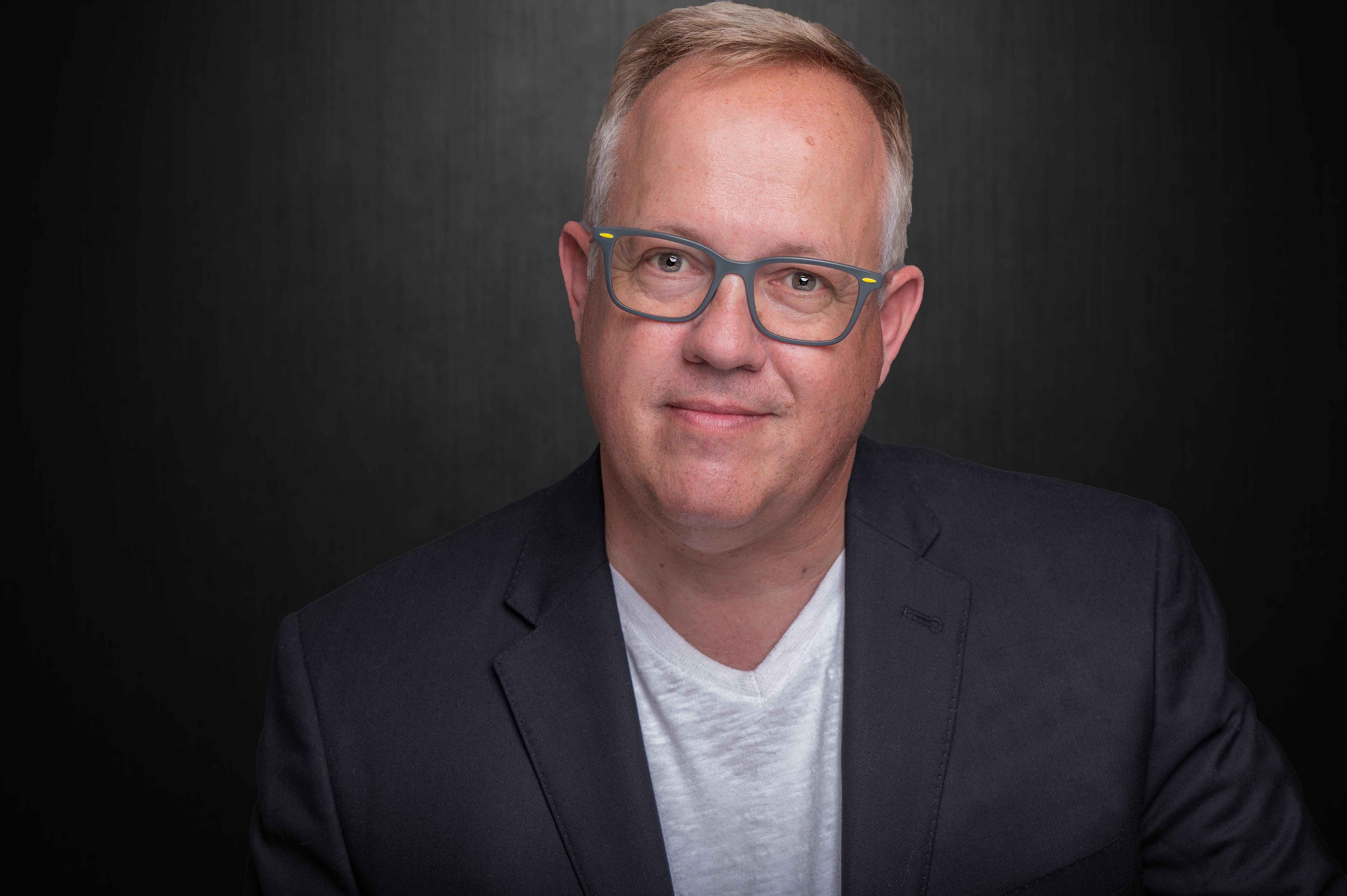 actor Marc Comstock large photo