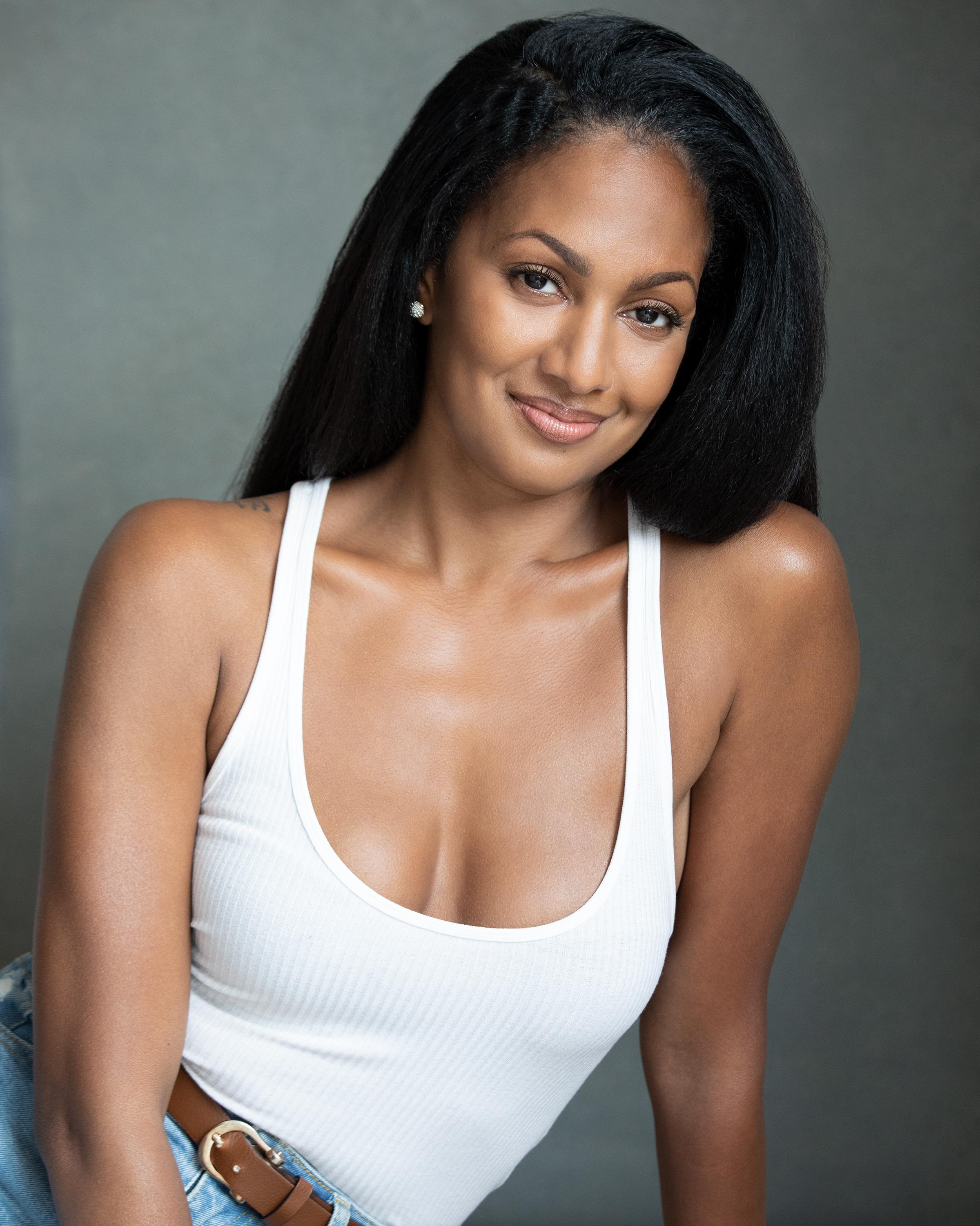 actor Shanna Armogan large photo