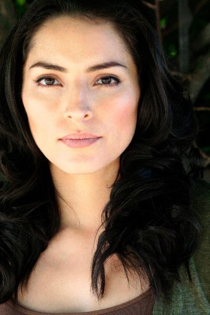 actor Ina Barrón large photo