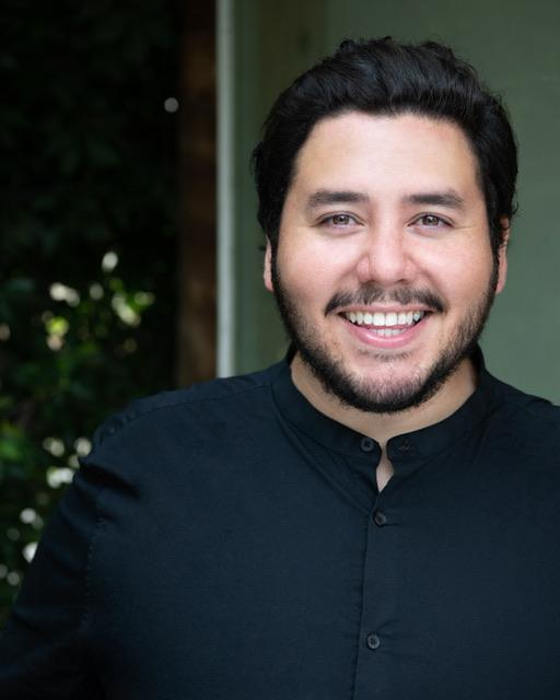 actor Michael Justin Gonzales large photo