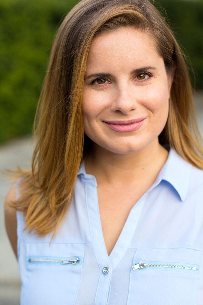 actor Julianne Gabert large photo