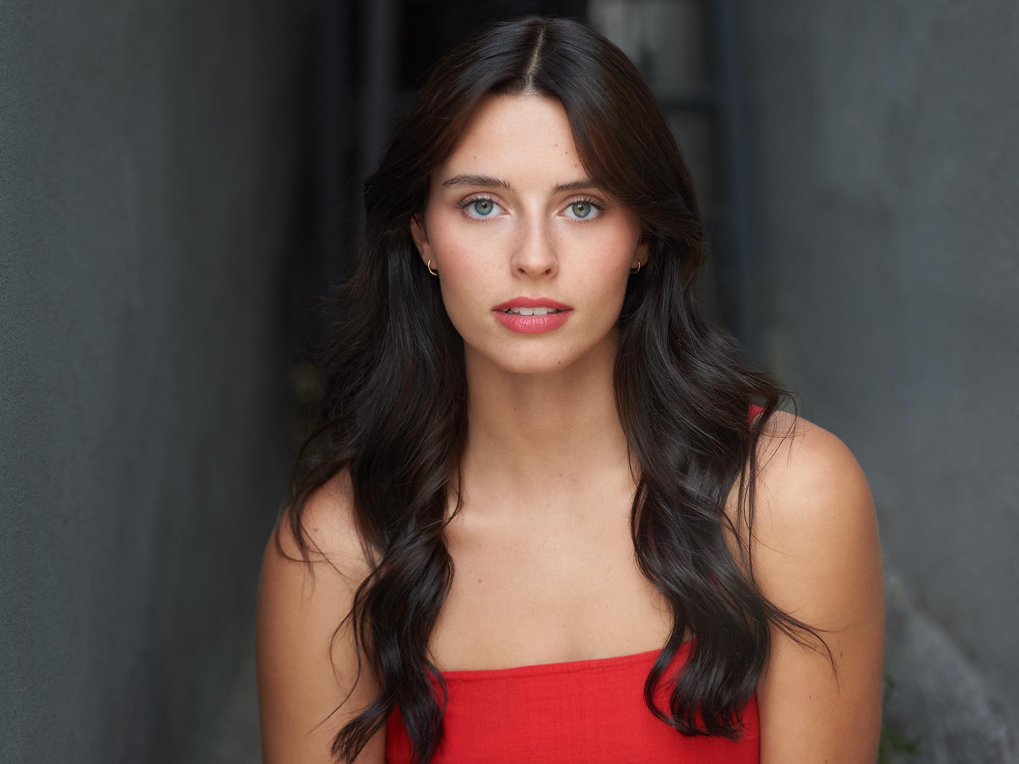 actor Leah McKenney large photo