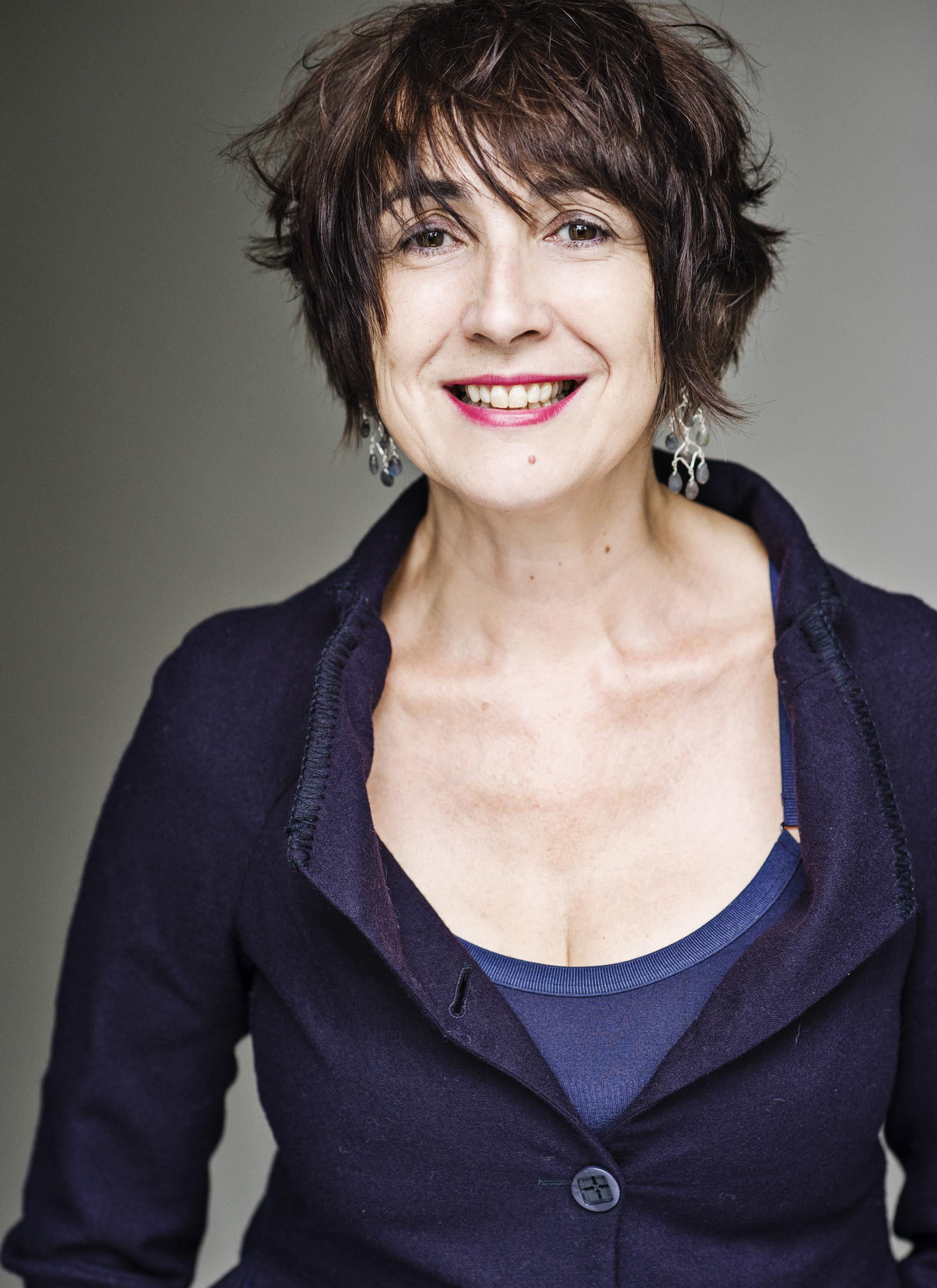 actor Emer Gillespie large photo