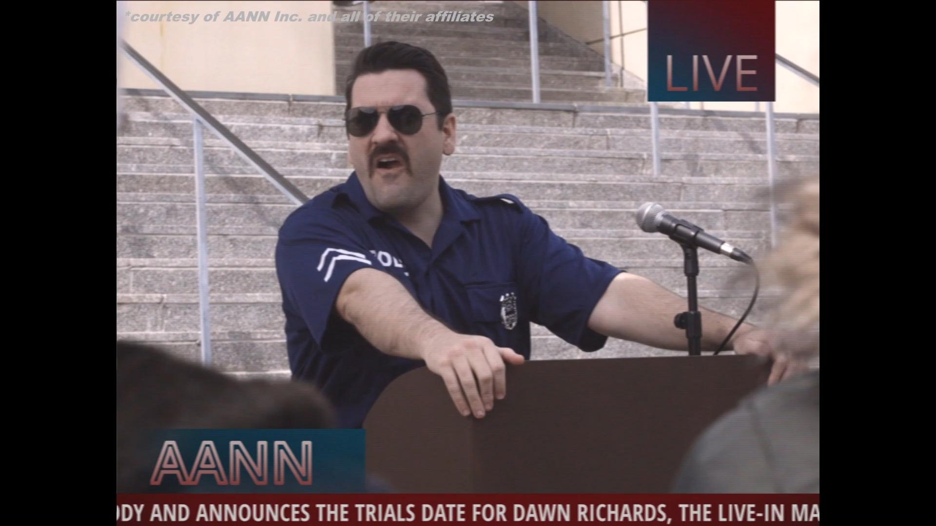 actor Mike Boland large photo