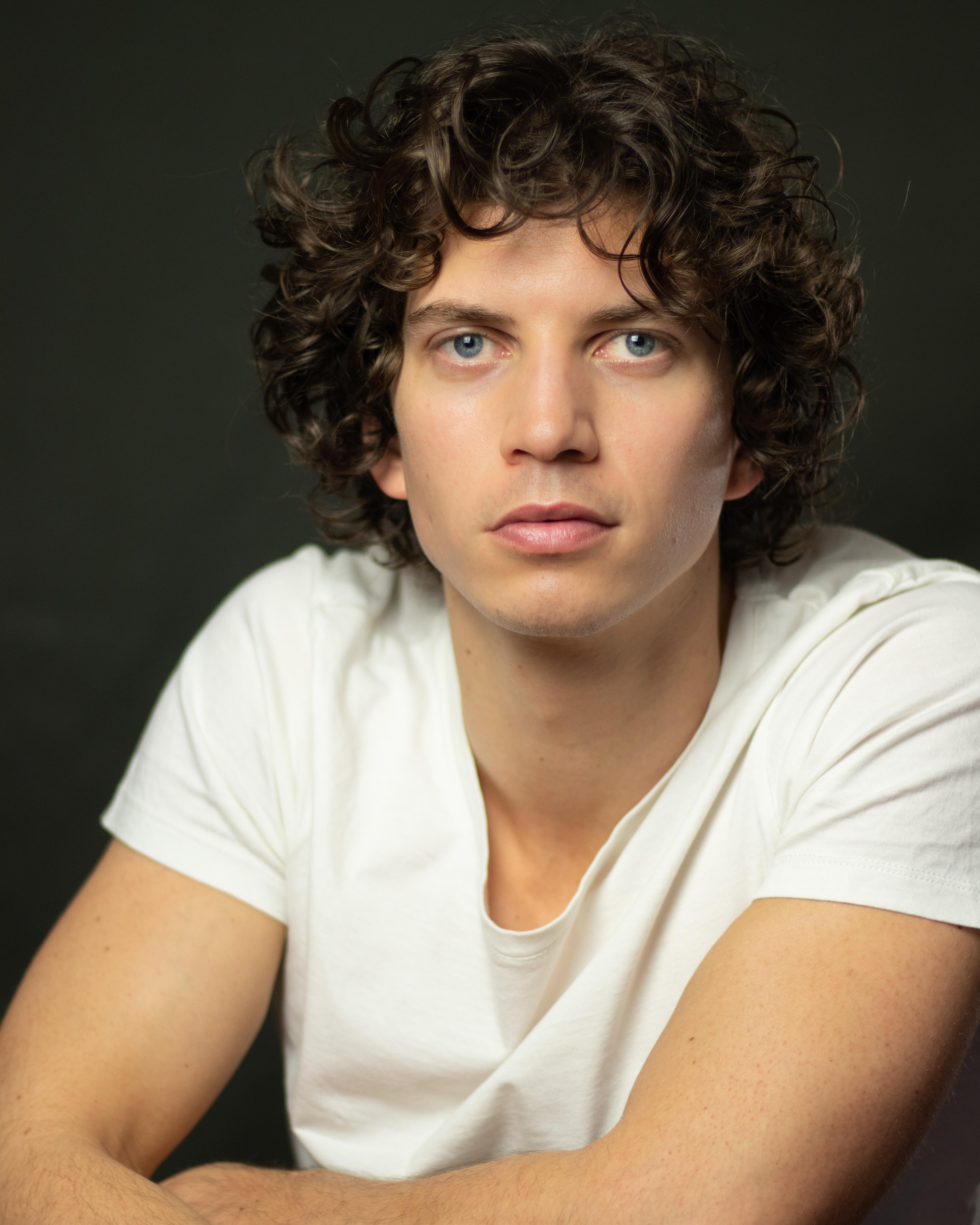 actor Julian Nelson large photo