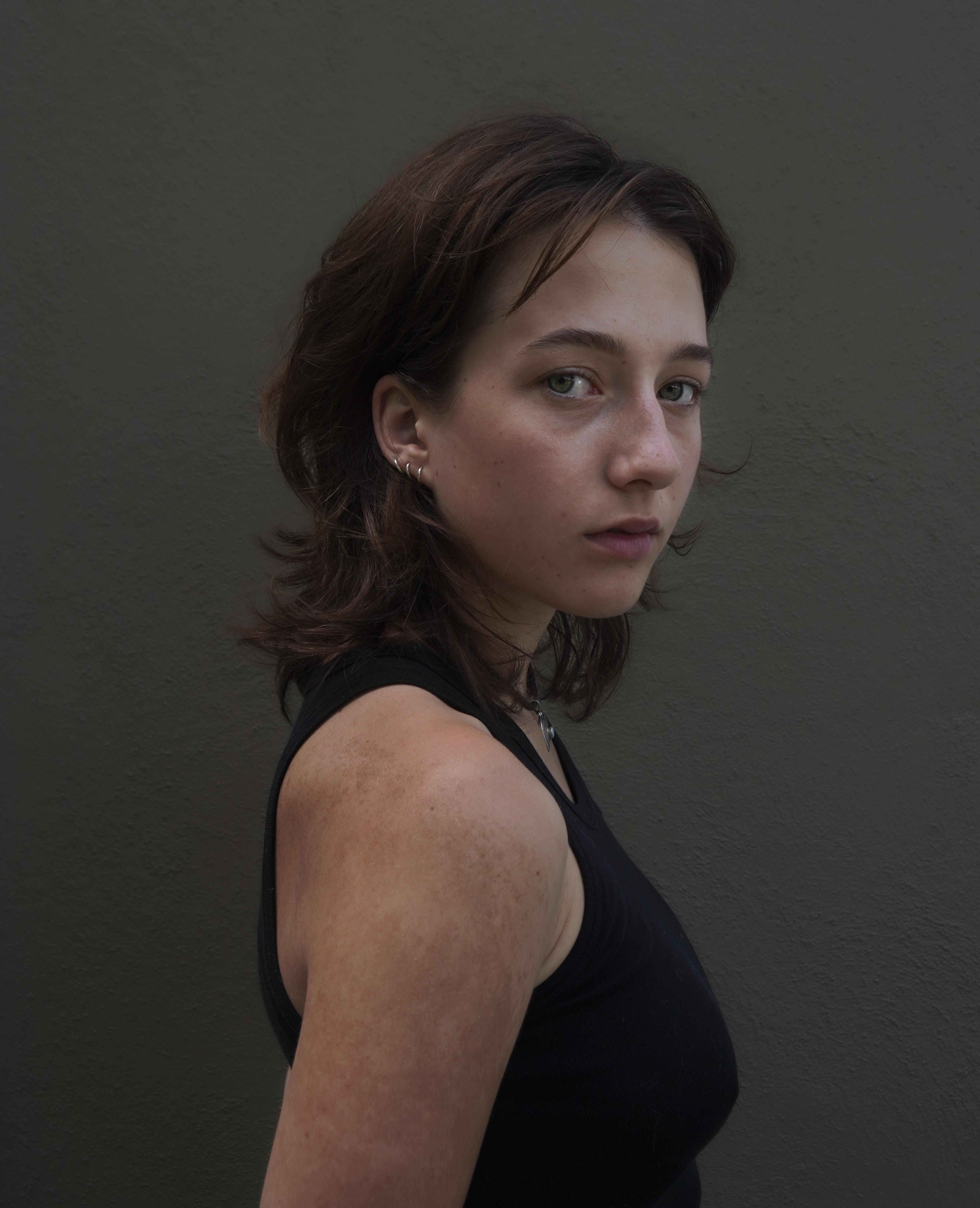 actor Lily Collias large photo