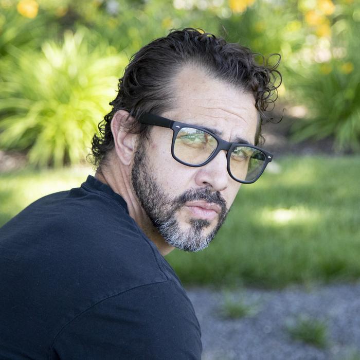 actor Dav DeCuir large photo