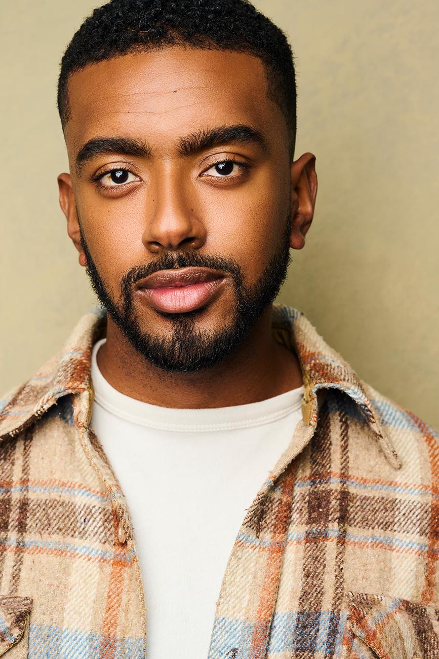 actor Etienne Maurice large photo