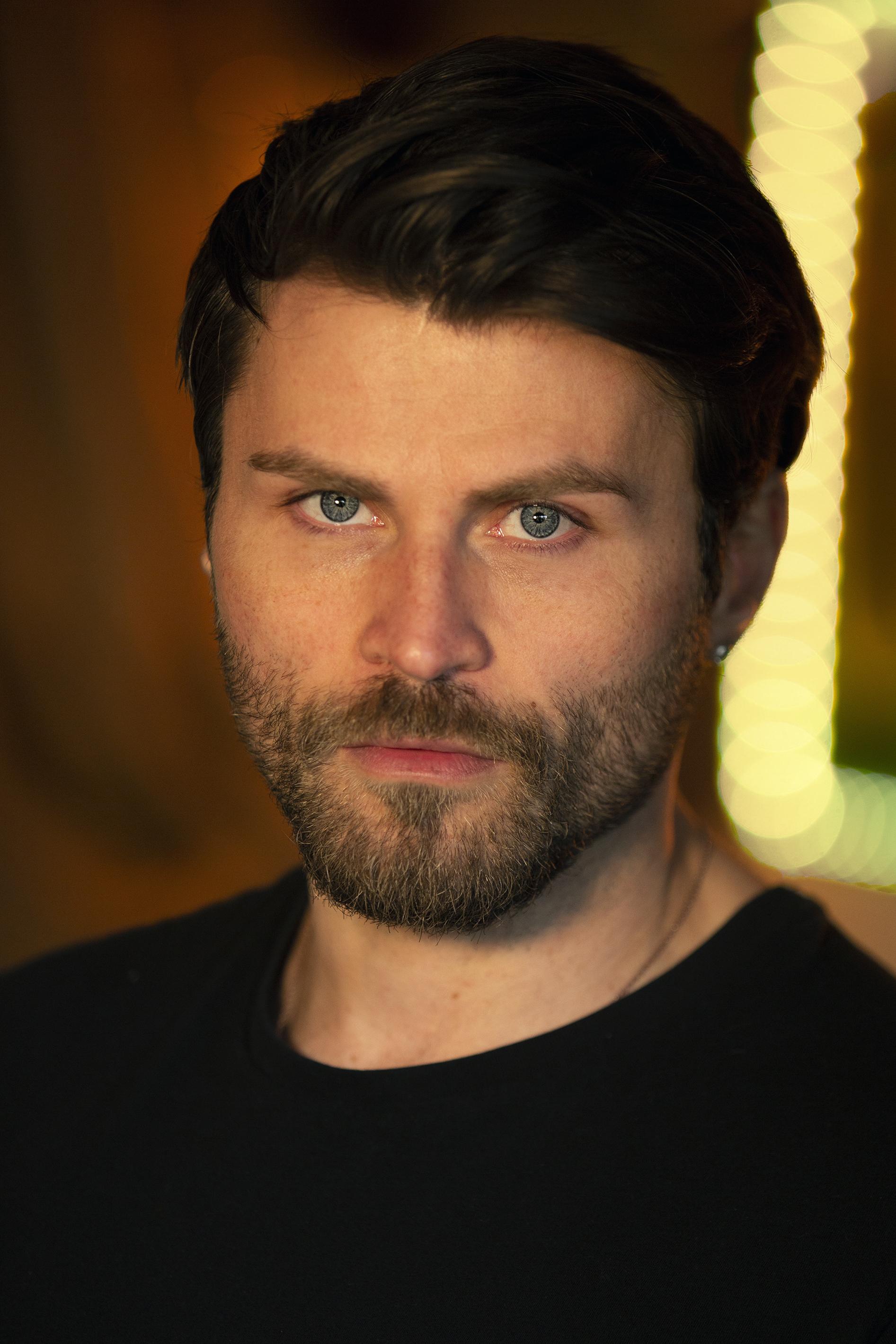 actor Dominic Farrell large photo