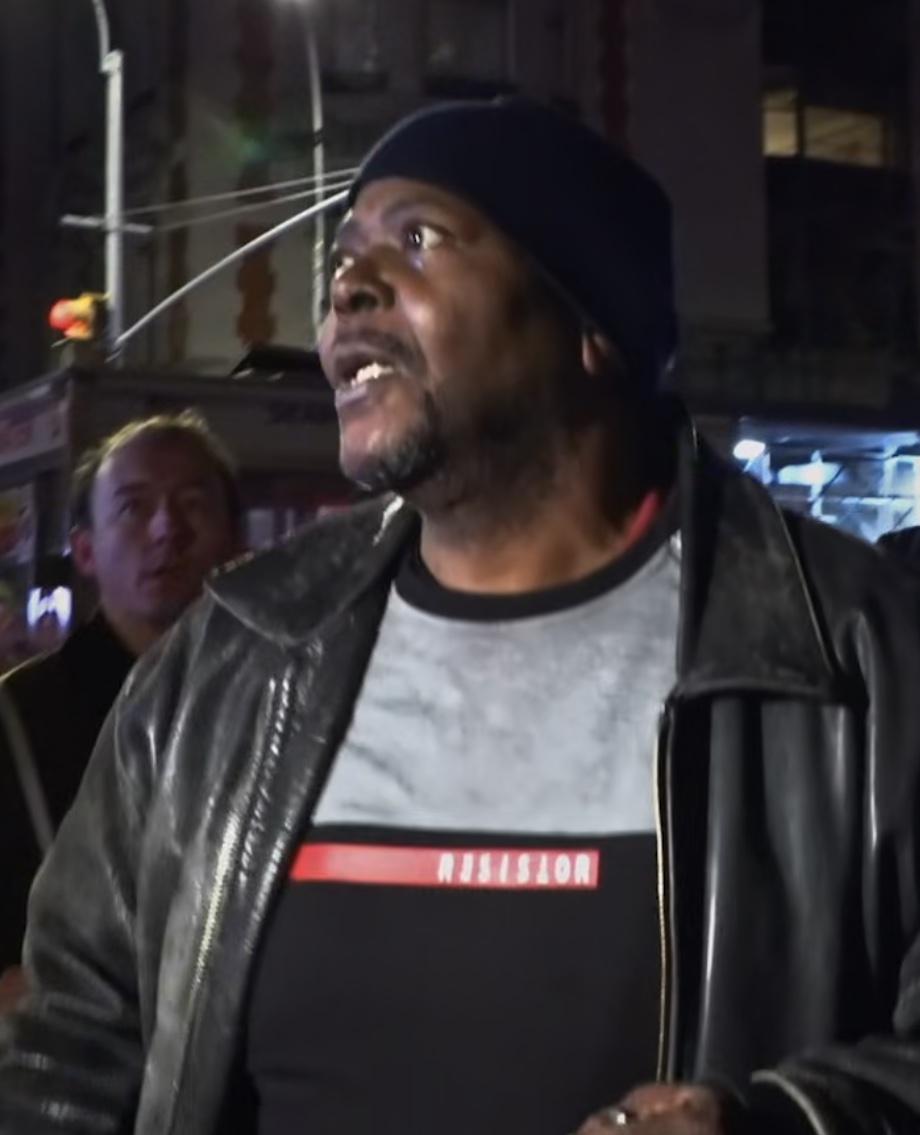 actor Robert Suarez large photo