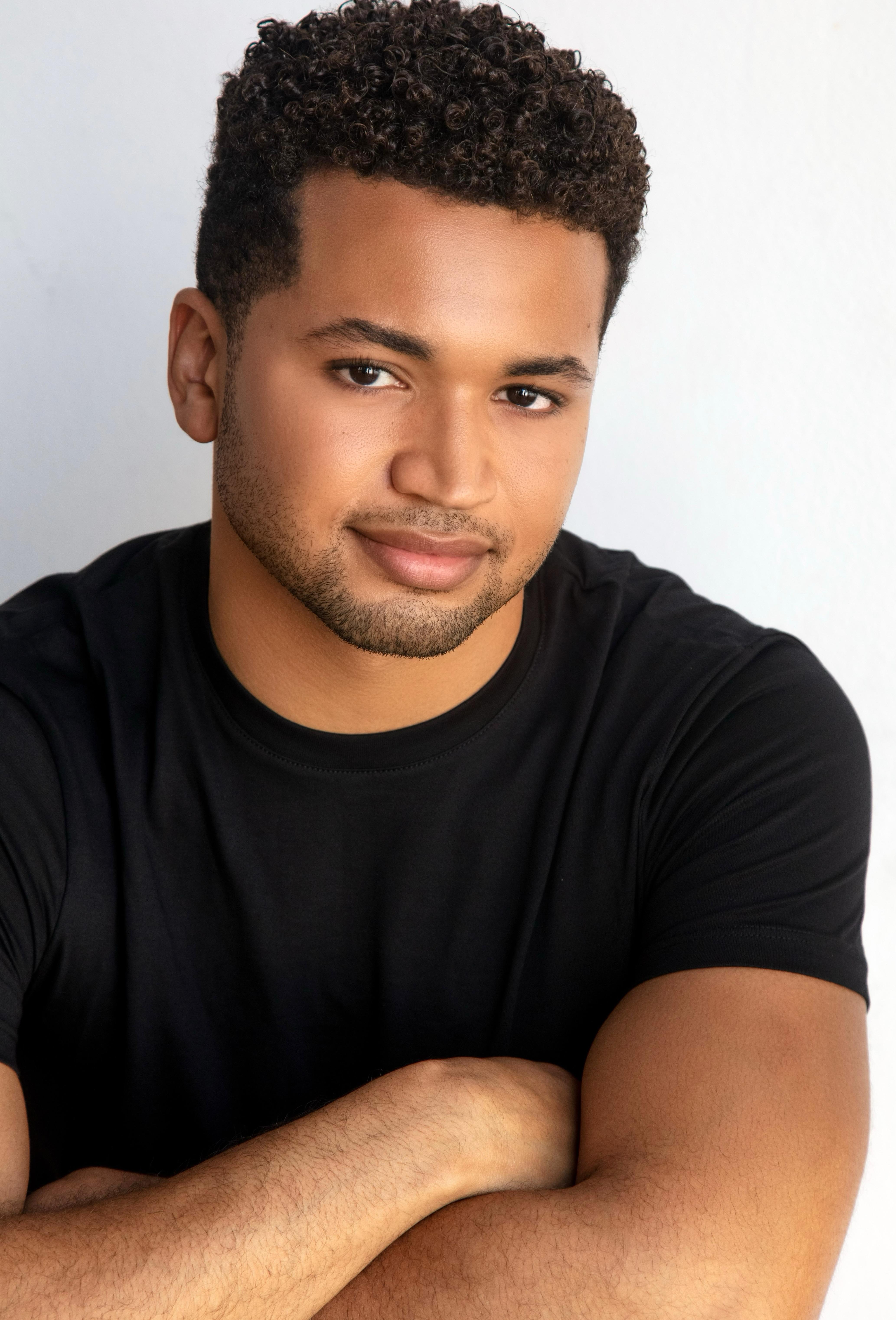 actor Duane Garcia large photo