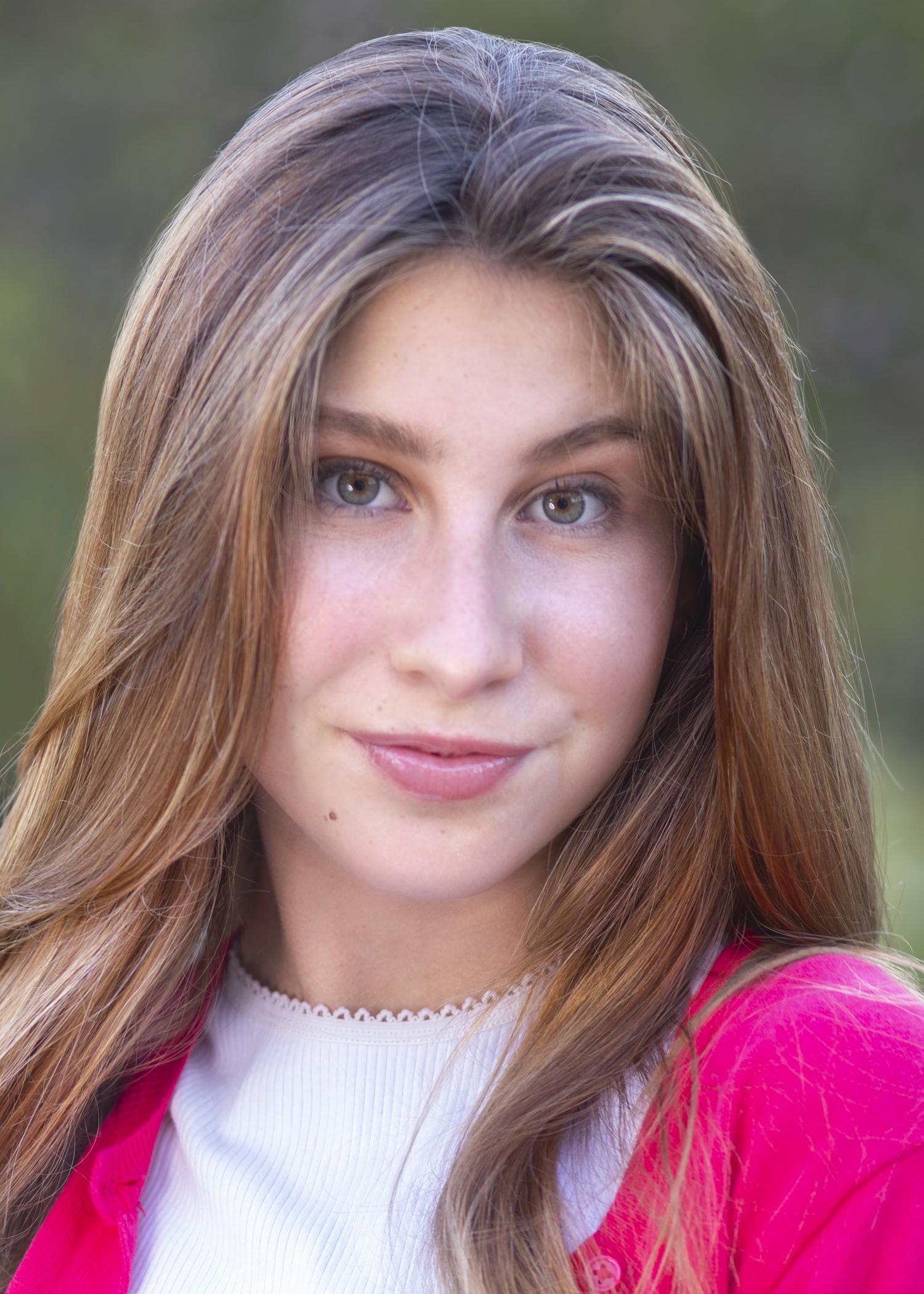 actor Emmy Pynes large photo