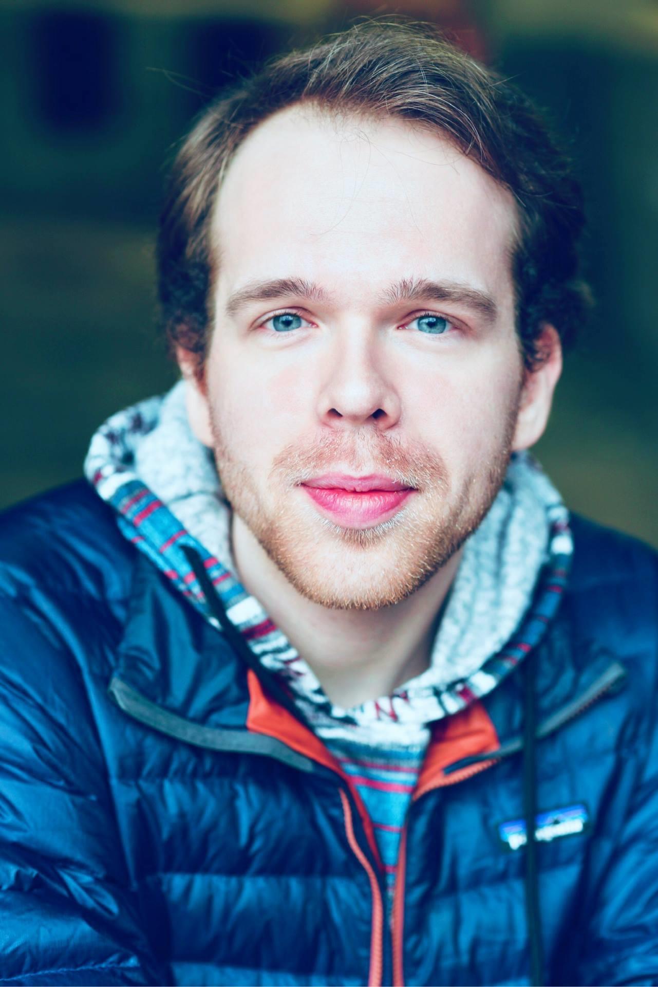 actor Morgan Henard large photo