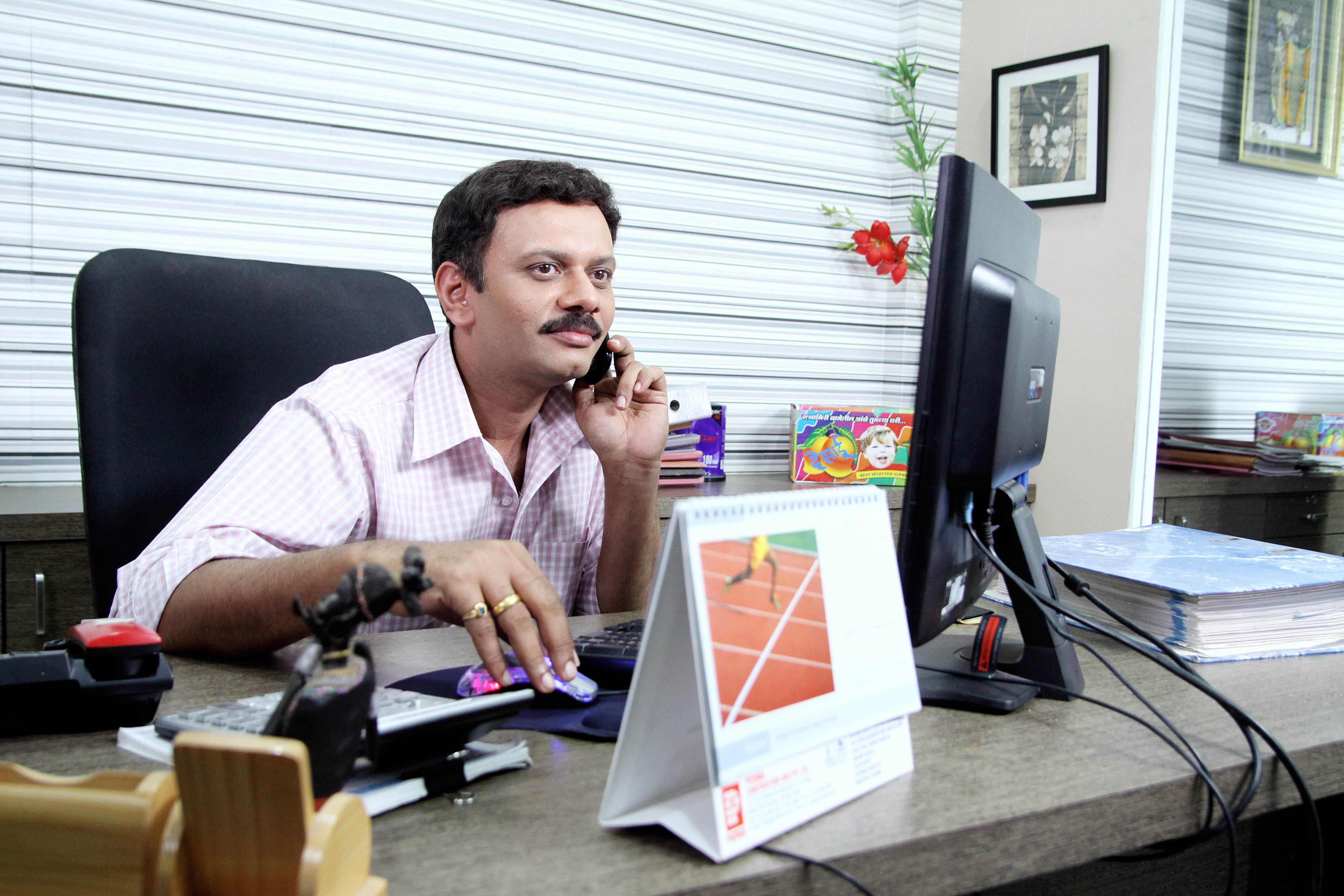 actor Milind Pathak large photo