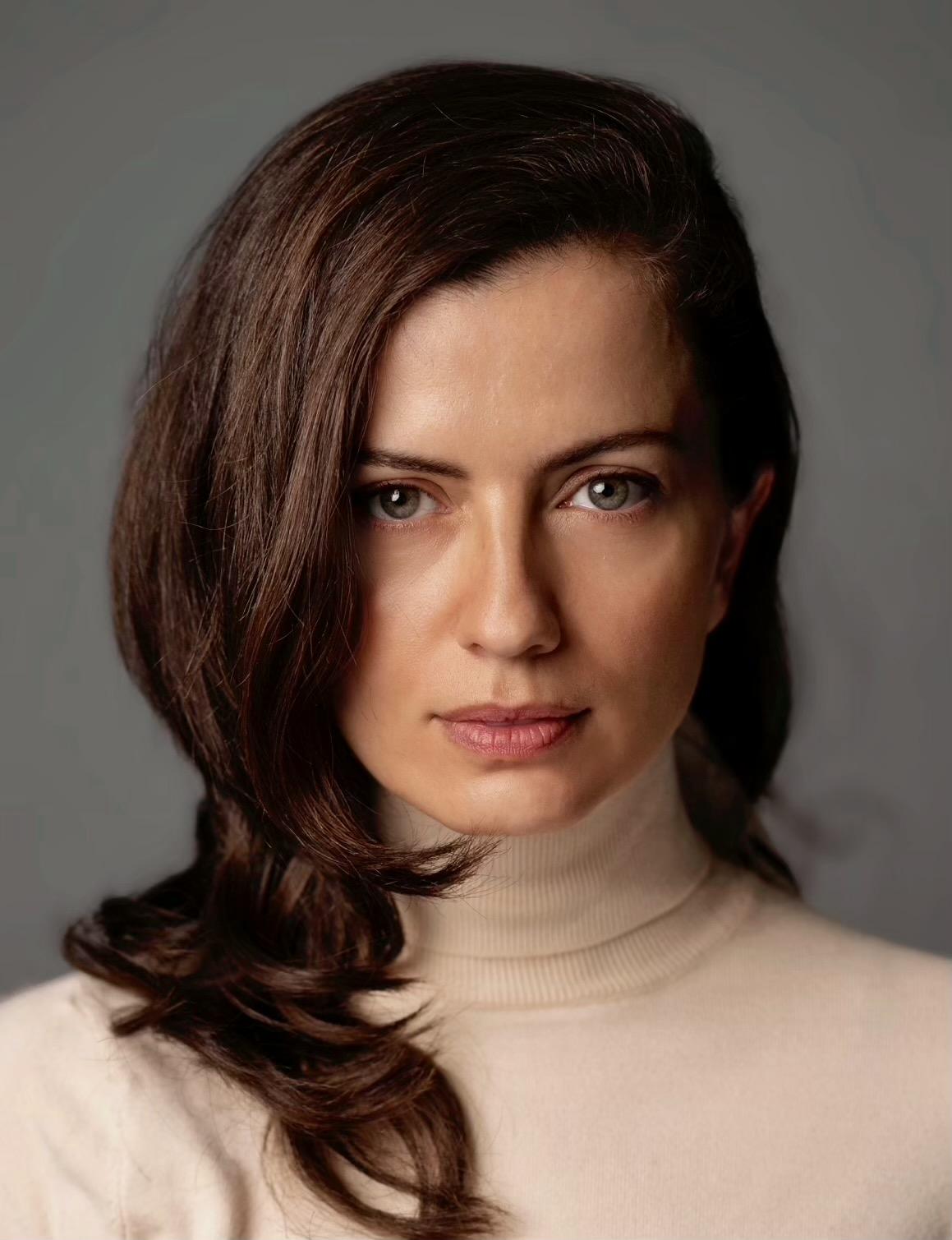 actor Yolanda Corrales large photo