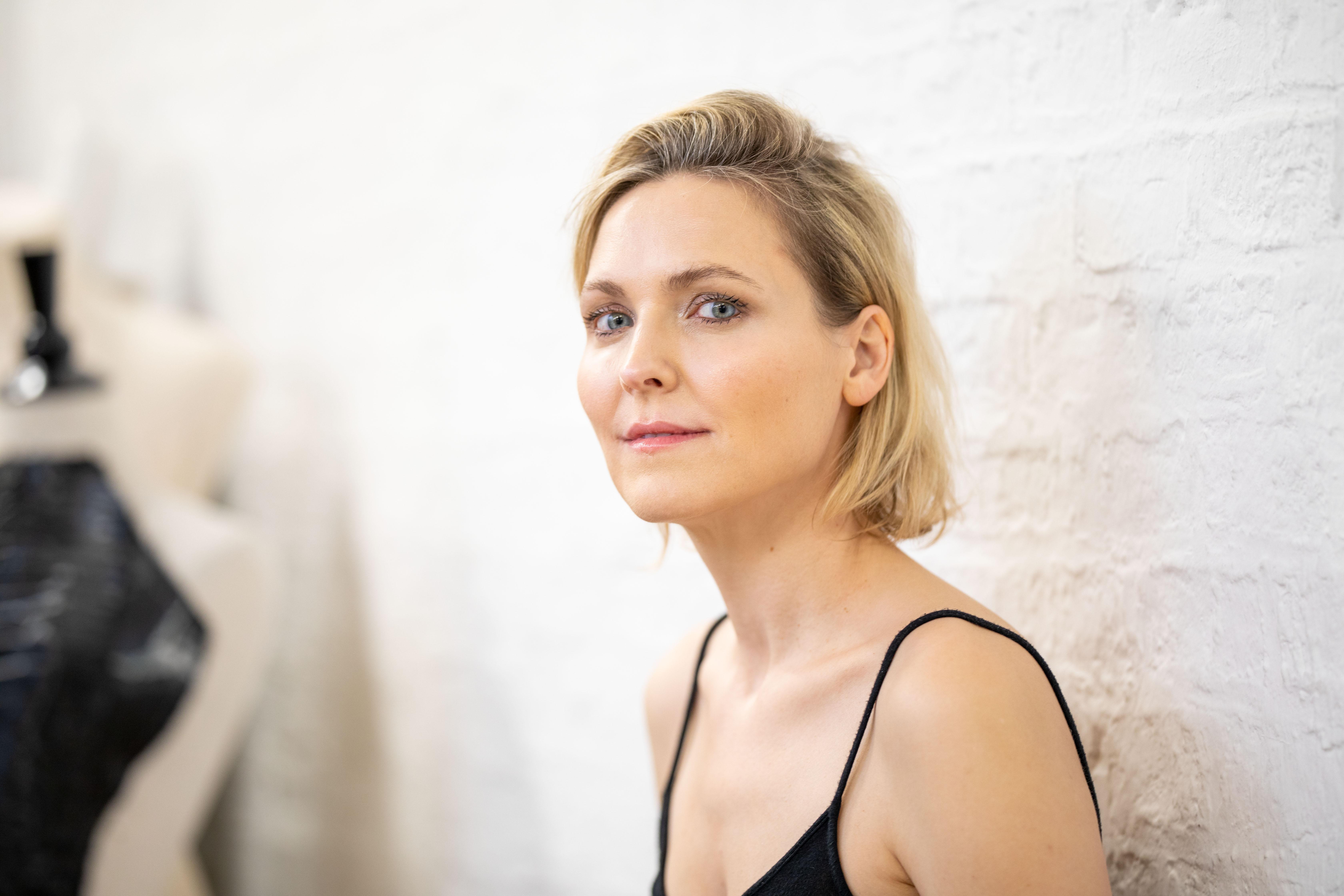 actor Eva Oskarsdottir large photo