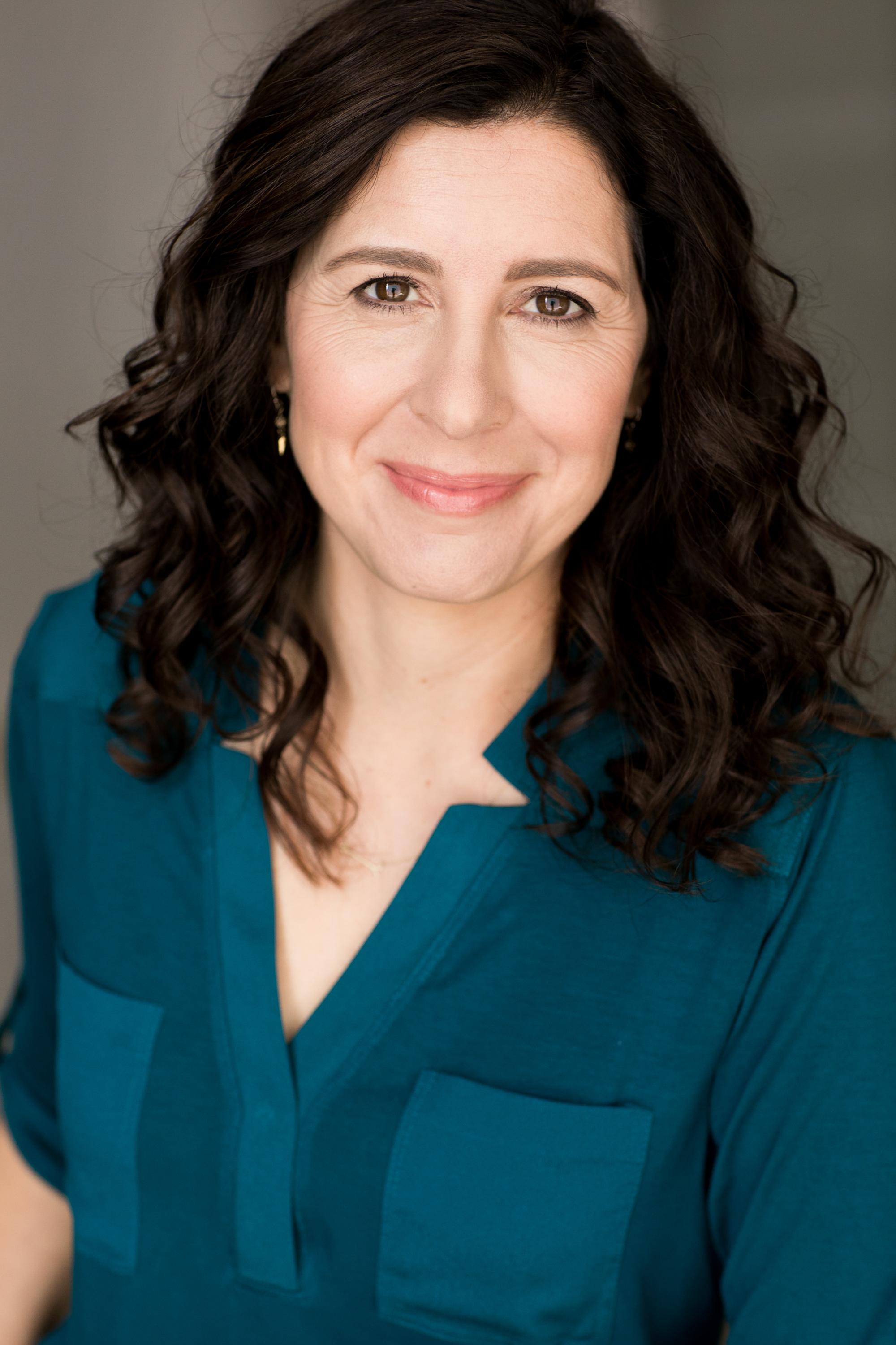 actor Erin Leigh Neumeyer large photo