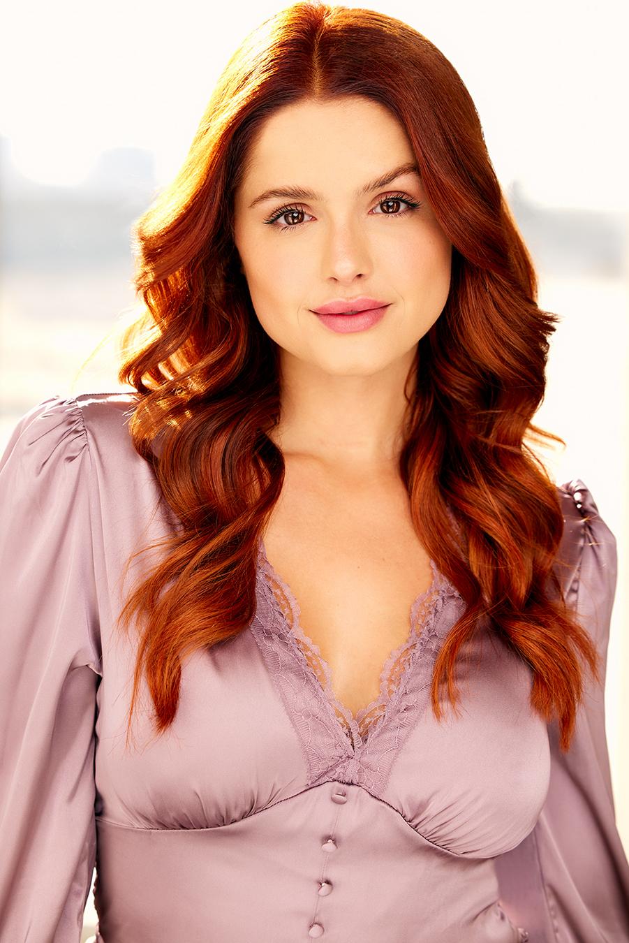 actor Camila Senna large photo