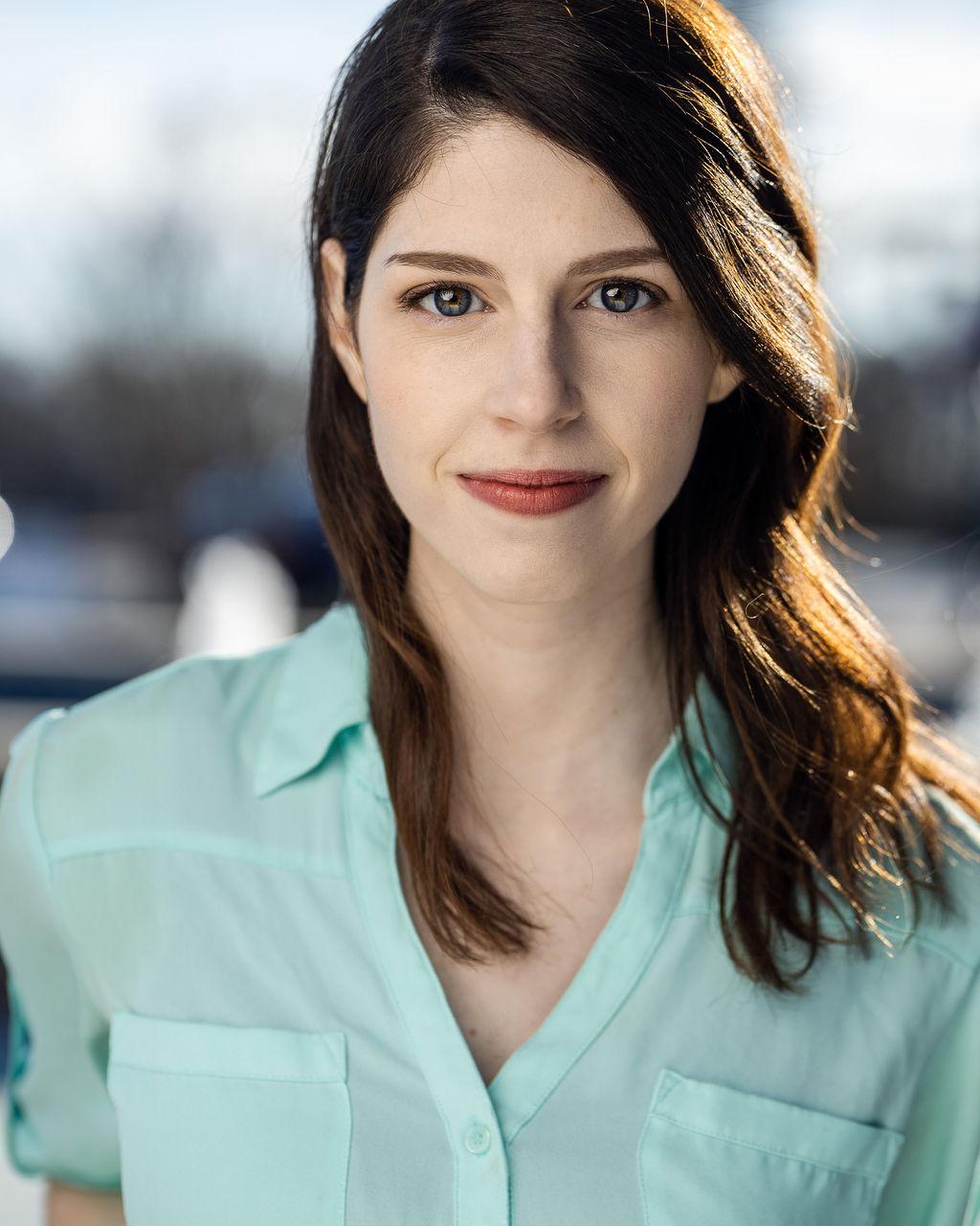 actor Holly Tatem large photo