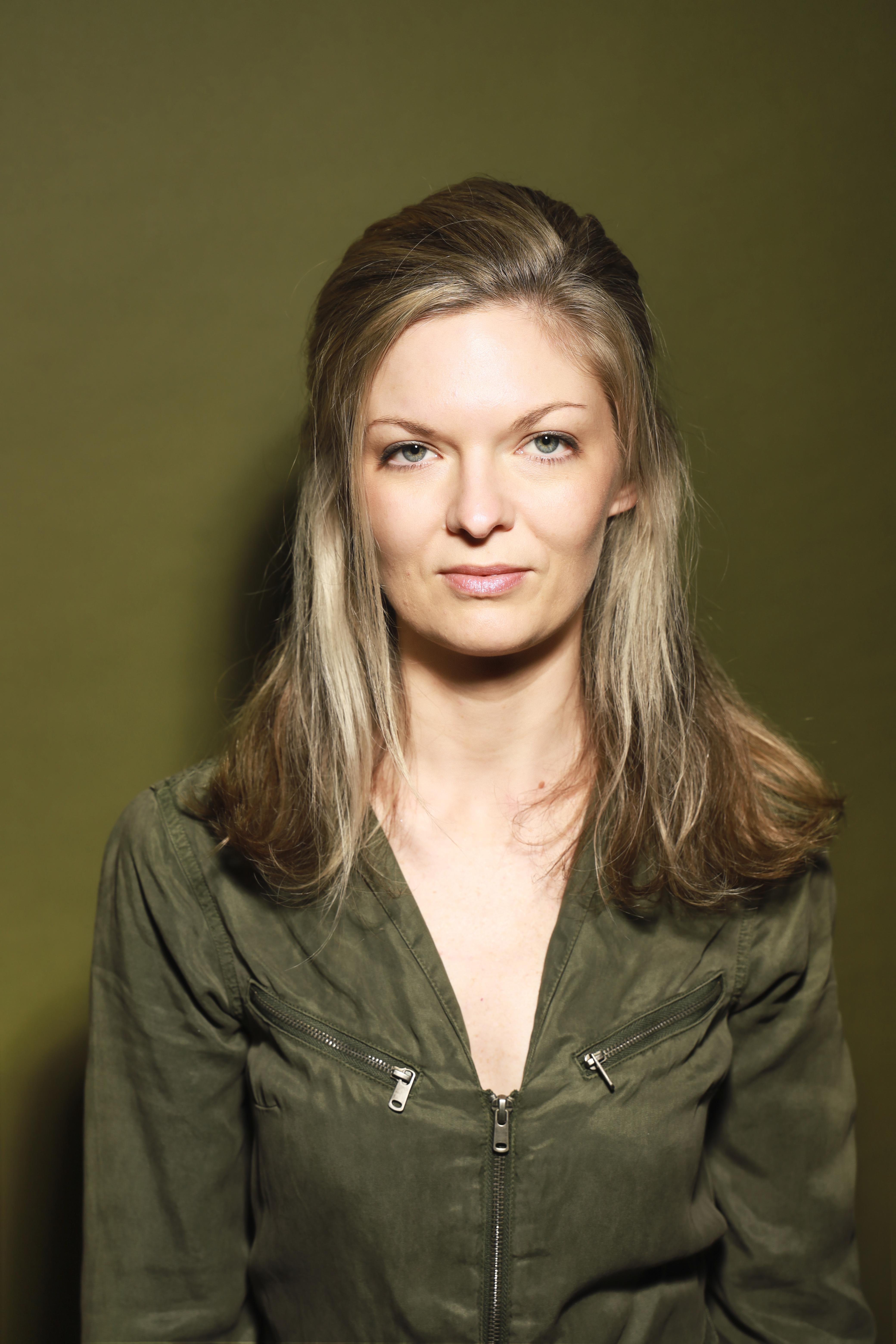 actor Emily Renee Gold large photo