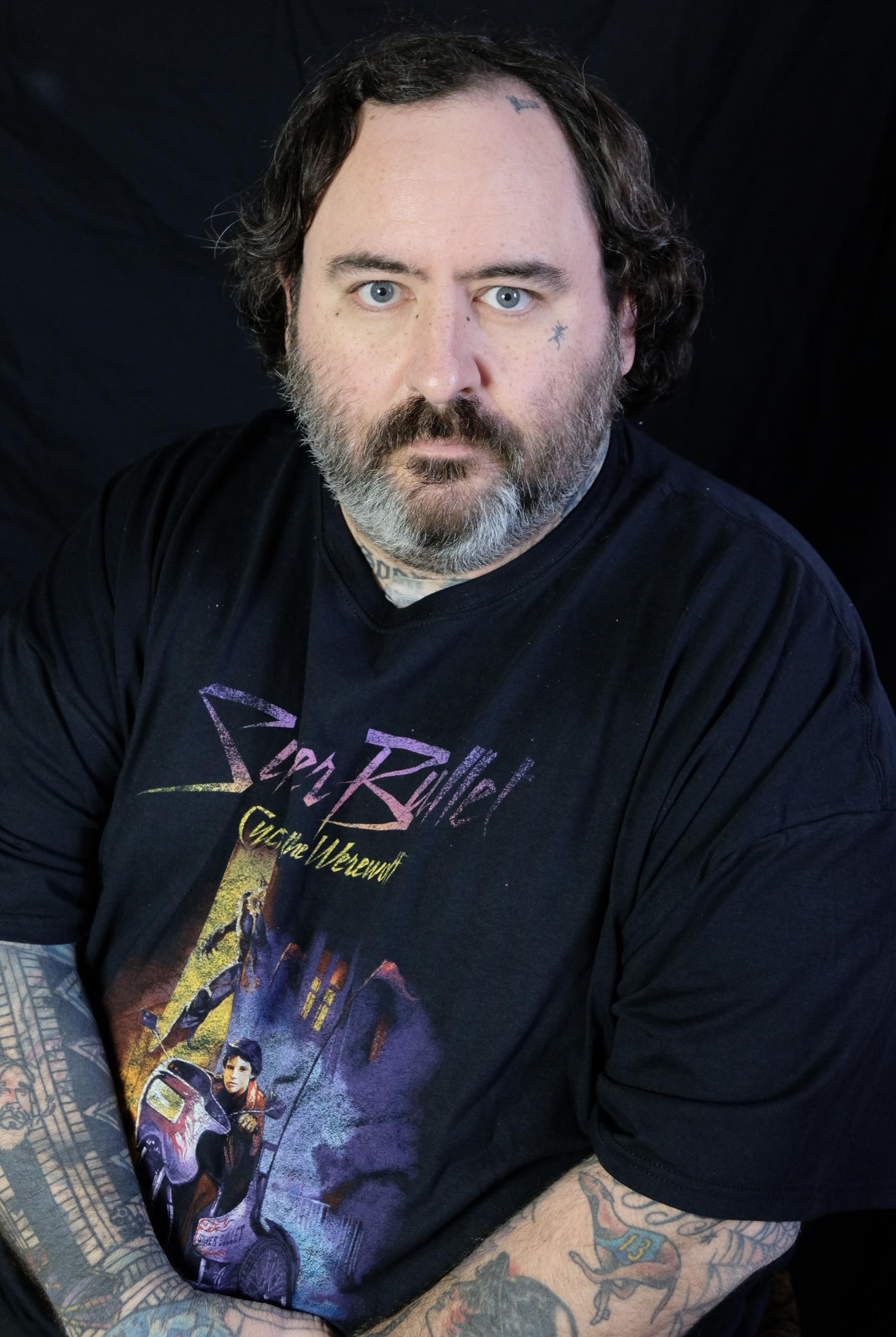 actor Justin James Lang large photo