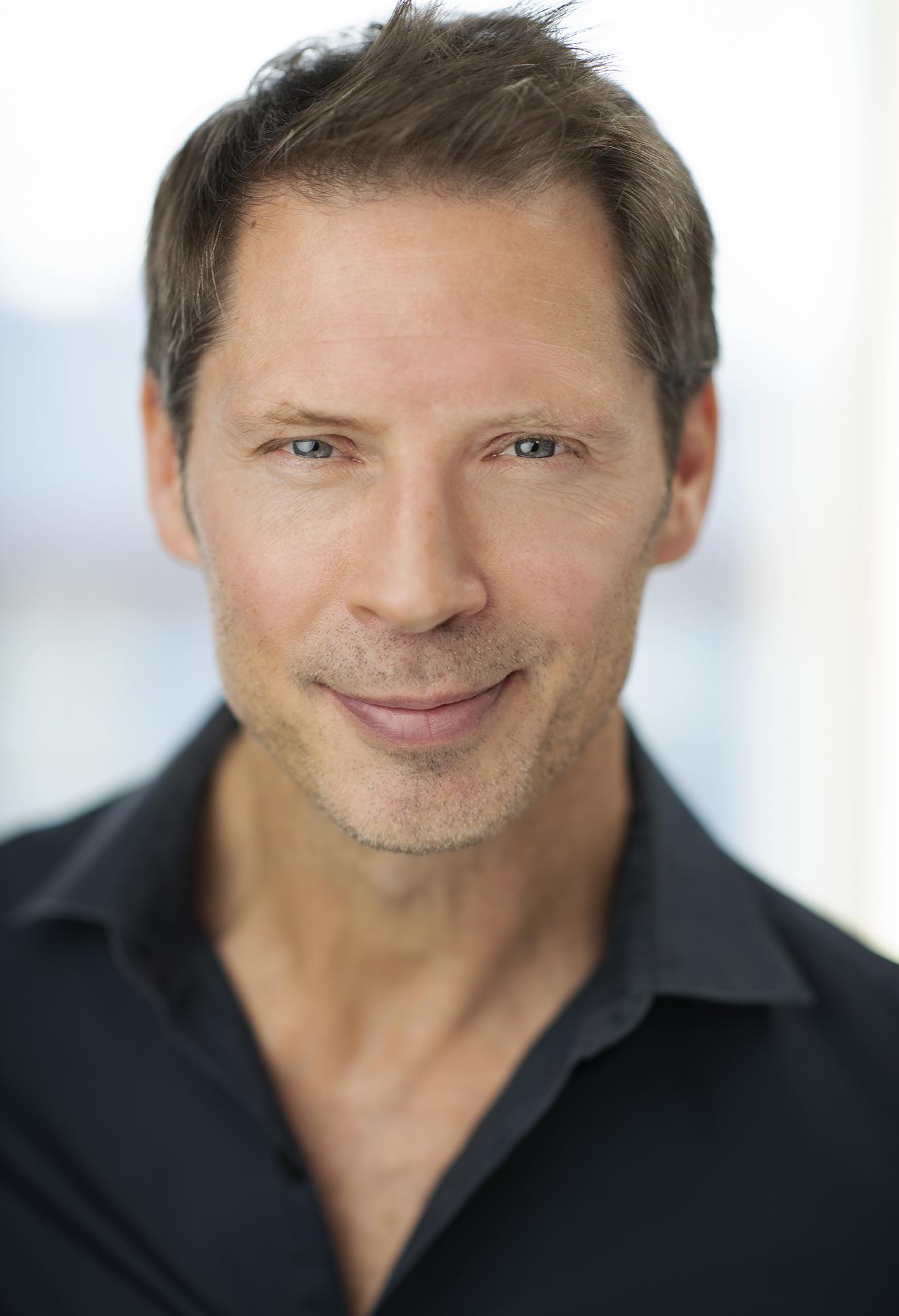 actor Cameron Park large photo