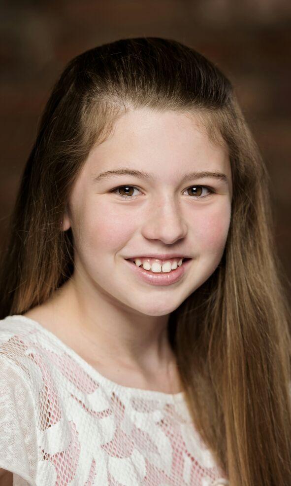 actor Hayley Castillo large photo